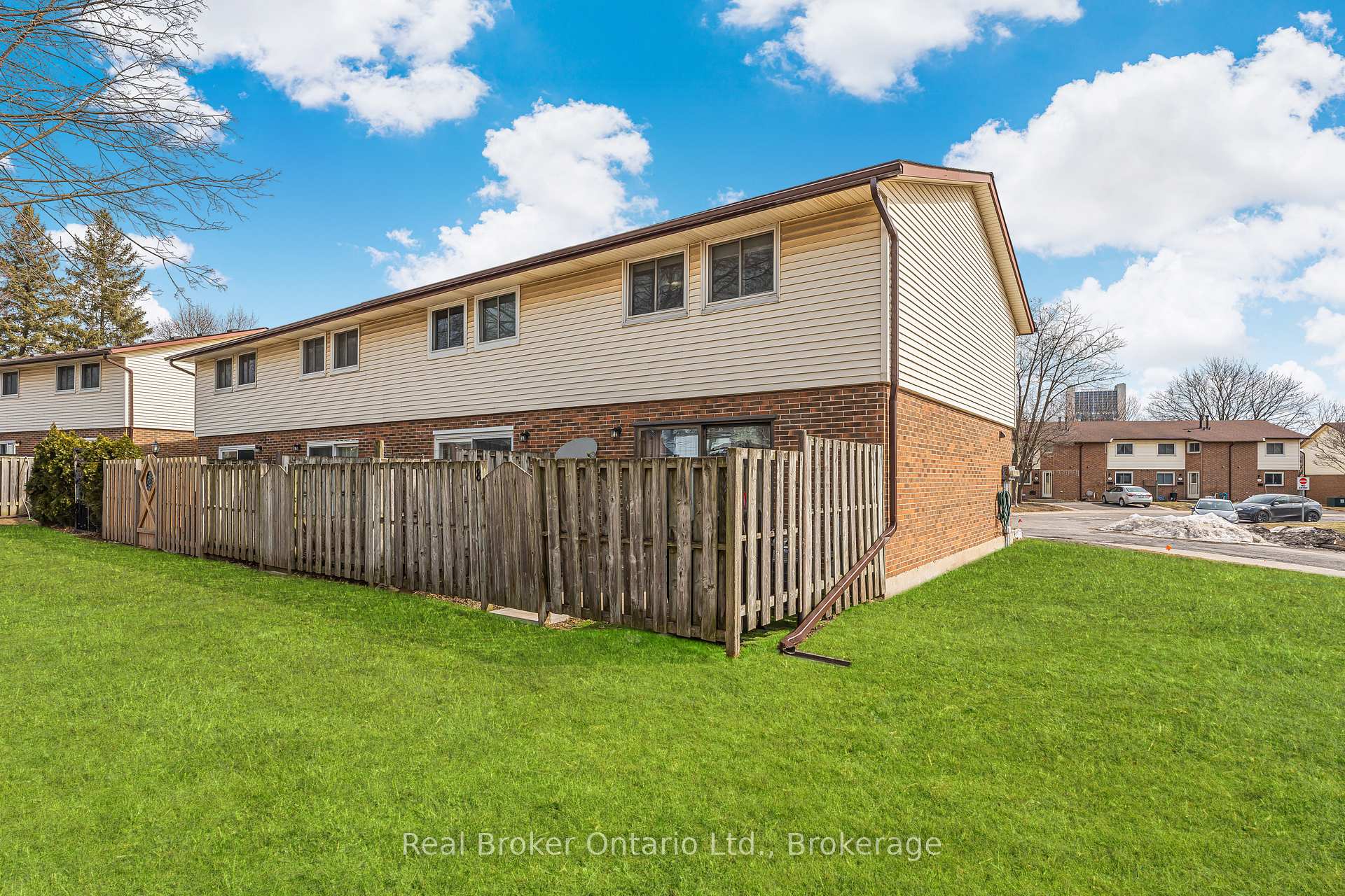 Photo 27 of Unit 8, 5982 Dunn Street, Niagara Falls, Arad/Fallsview — HOMEH