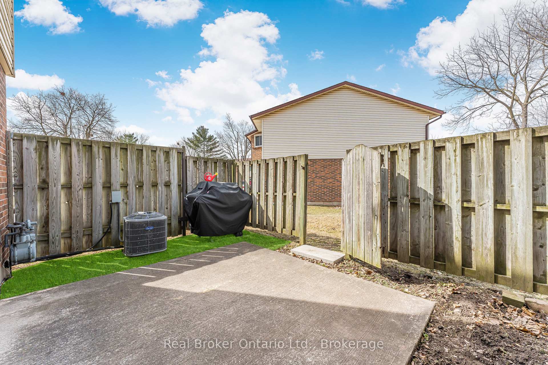 Photo 29 of Unit 8, 5982 Dunn Street, Niagara Falls, Arad/Fallsview — HOMEH