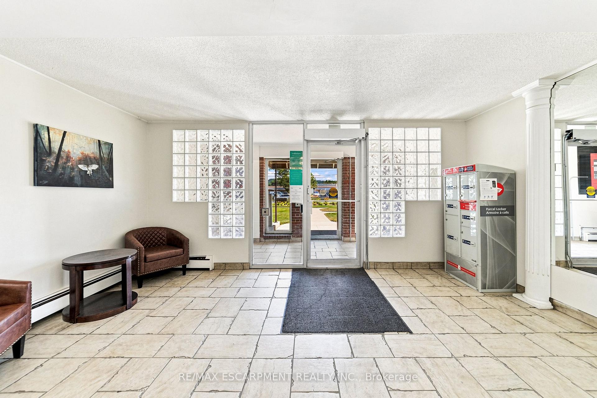 Photo 4 of Unit 202, 851 Queenston Road, Hamilton, Riverdale — HOMEH