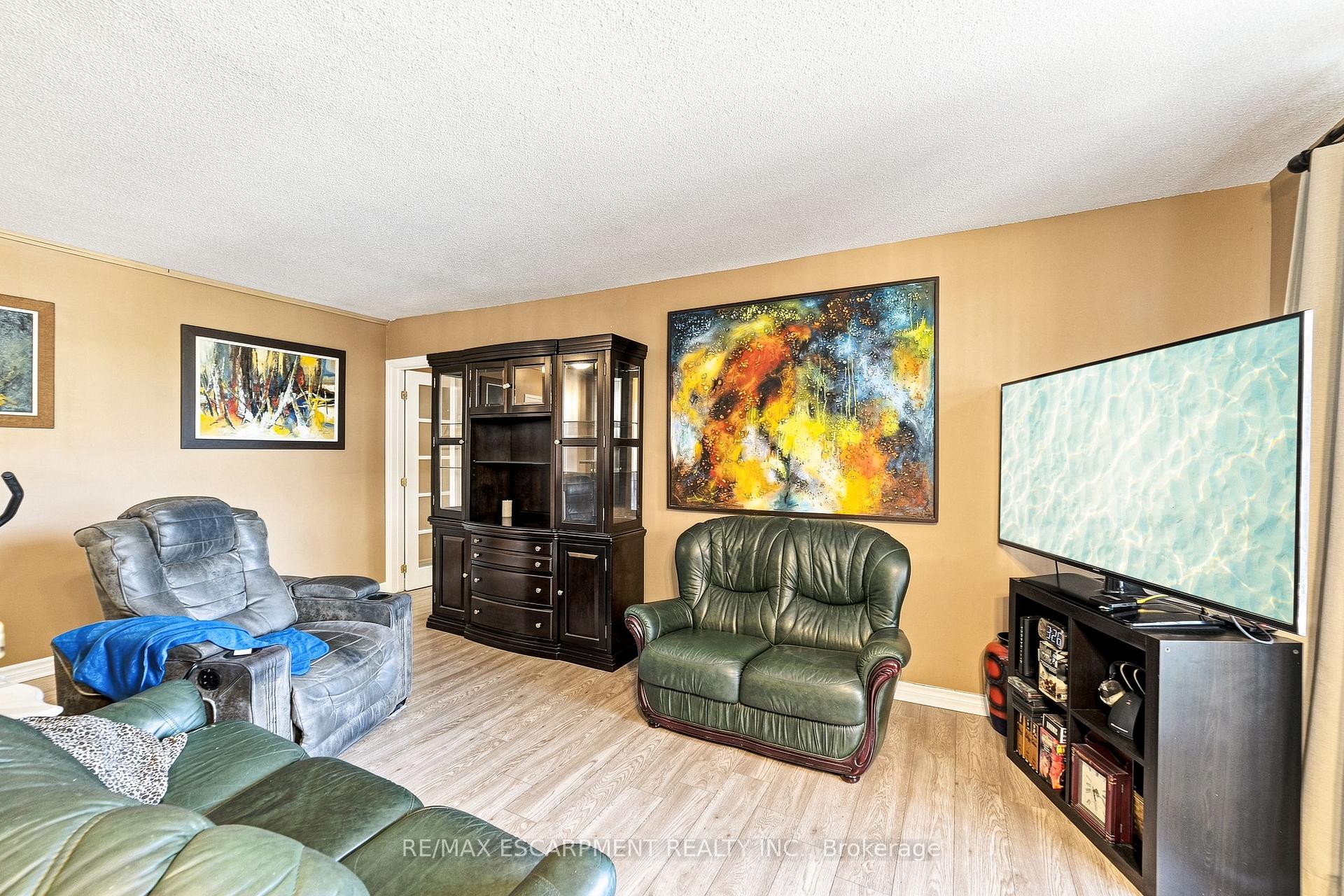 Photo 11 of Unit 202, 851 Queenston Road, Hamilton, Riverdale — HOMEH