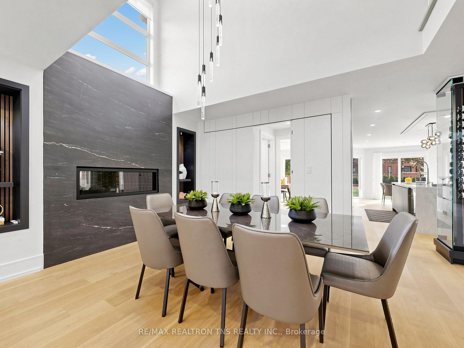 Photo 10 of 2 Eastgate Crescent, Richmond Hill, Bayview Hill — HOMEH