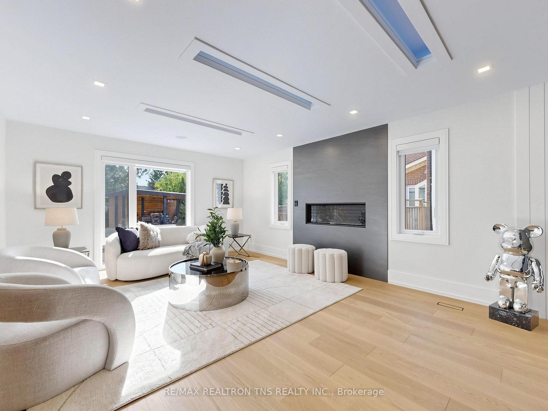Photo 12 of 2 Eastgate Crescent, Richmond Hill, Bayview Hill — HOMEH