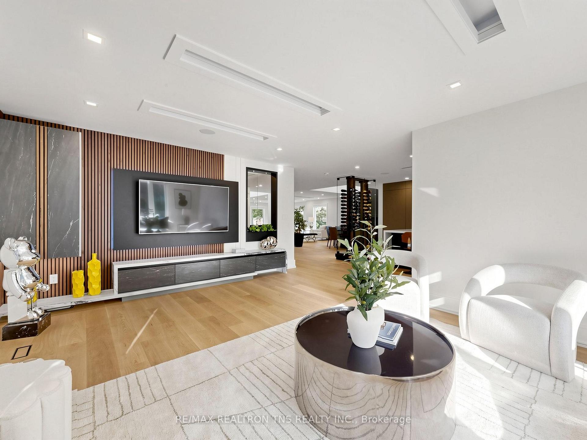 Photo 14 of 2 Eastgate Crescent, Richmond Hill, Bayview Hill — HOMEH