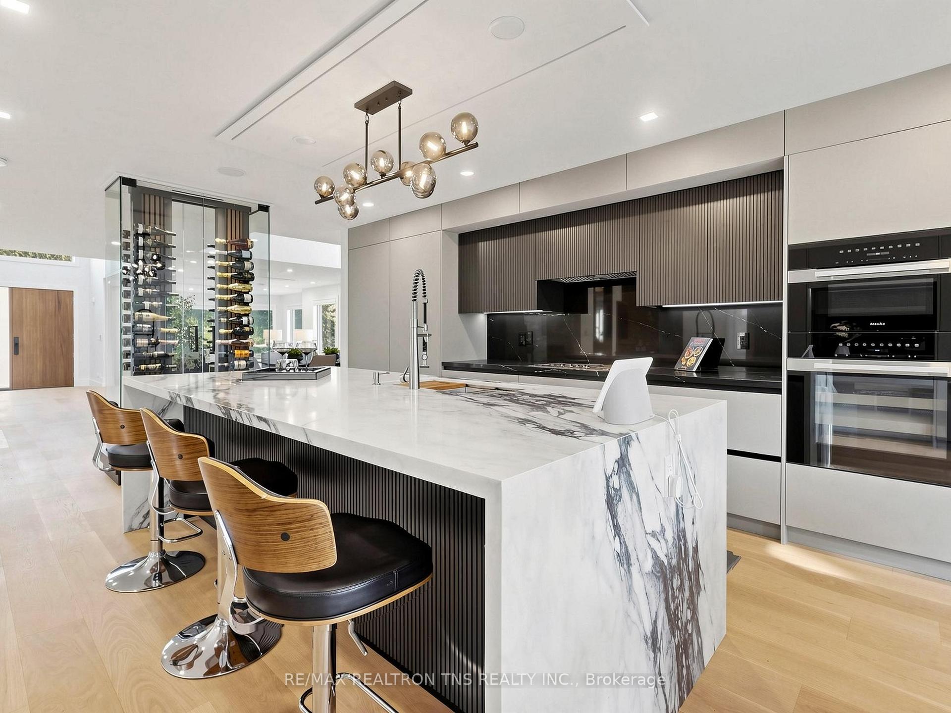 Photo 16 of 2 Eastgate Crescent, Richmond Hill, Bayview Hill — HOMEH