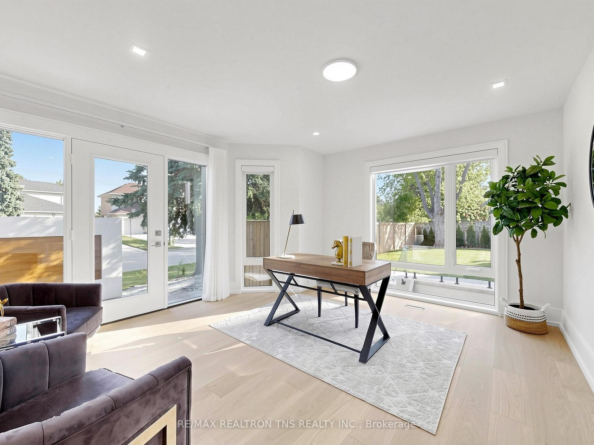 Photo 18 of 2 Eastgate Crescent, Richmond Hill, Bayview Hill — HOMEH