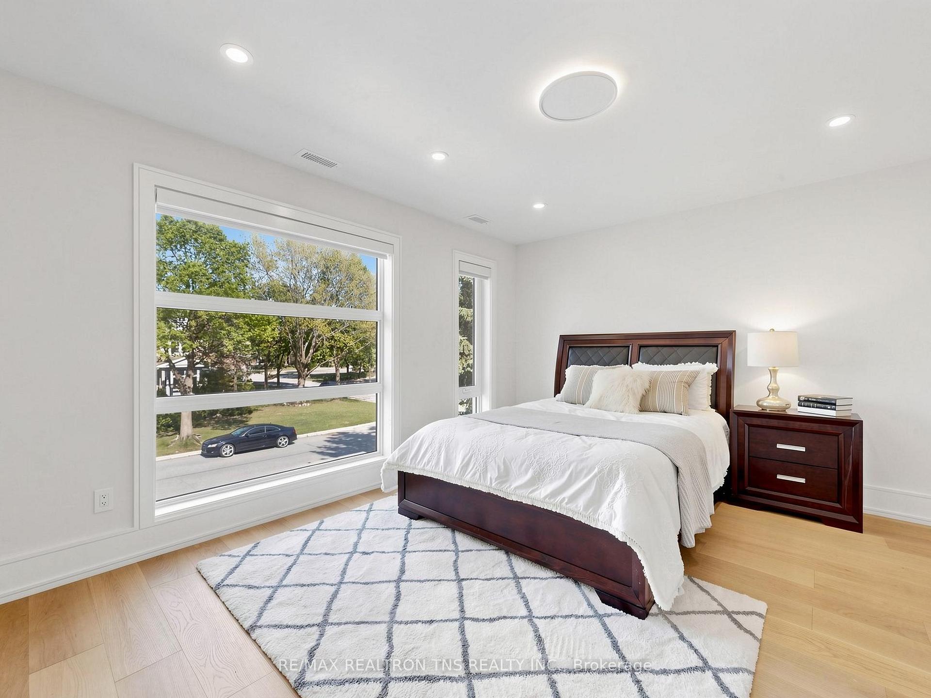 Photo 35 of 2 Eastgate Crescent, Richmond Hill, Bayview Hill — HOMEH