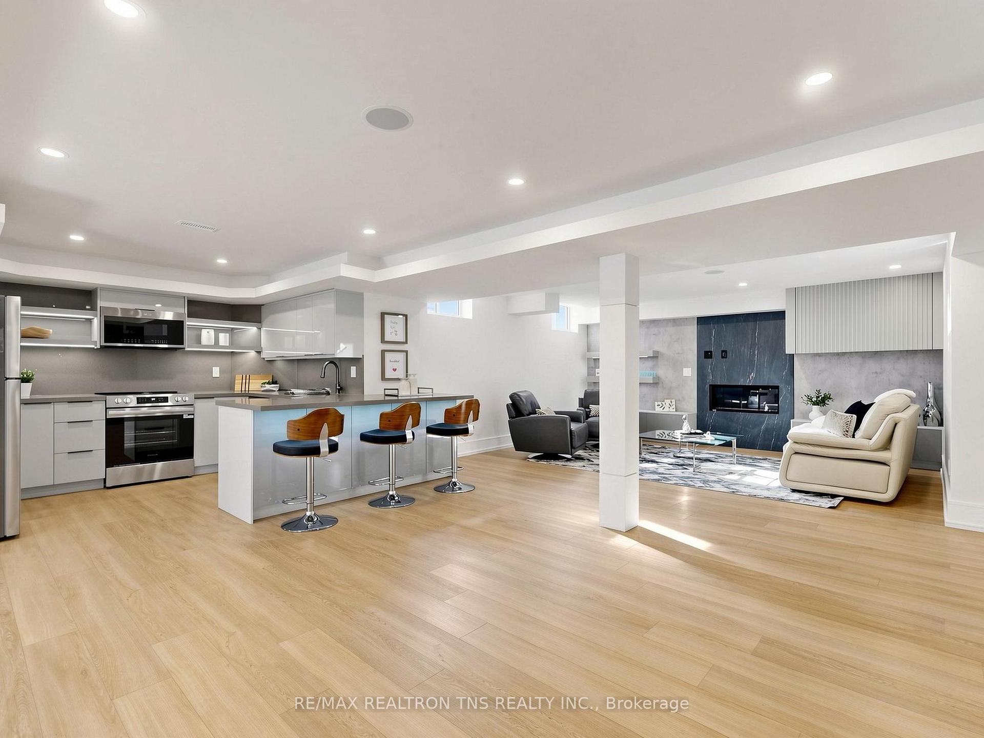Photo 38 of 2 Eastgate Crescent, Richmond Hill, Bayview Hill — HOMEH