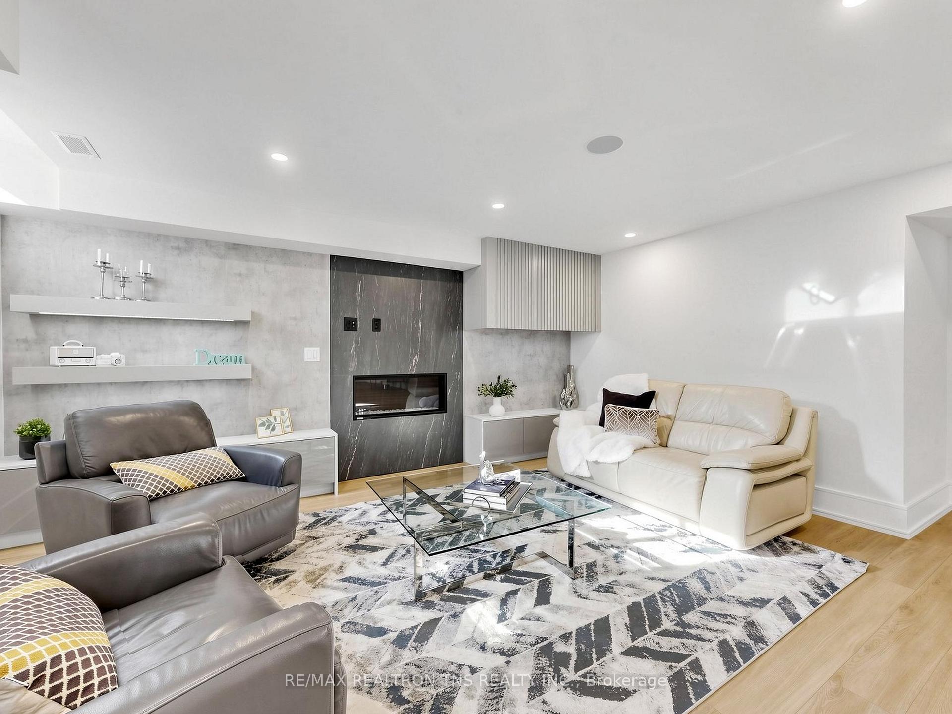 Photo 39 of 2 Eastgate Crescent, Richmond Hill, Bayview Hill — HOMEH