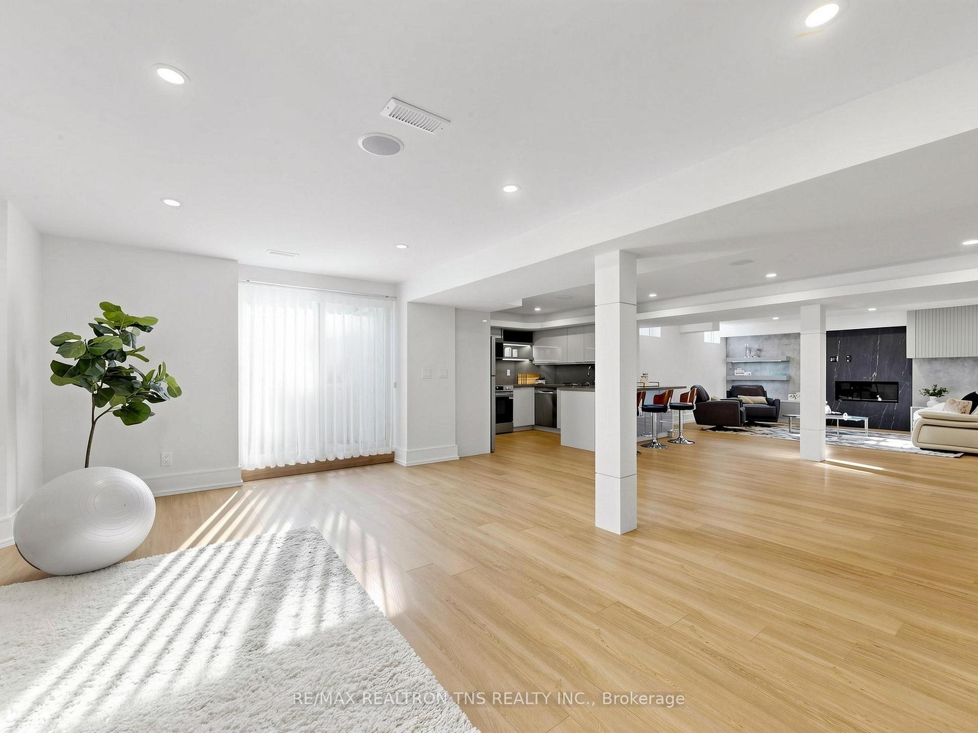 Photo 41 of 2 Eastgate Crescent, Richmond Hill, Bayview Hill — HOMEH