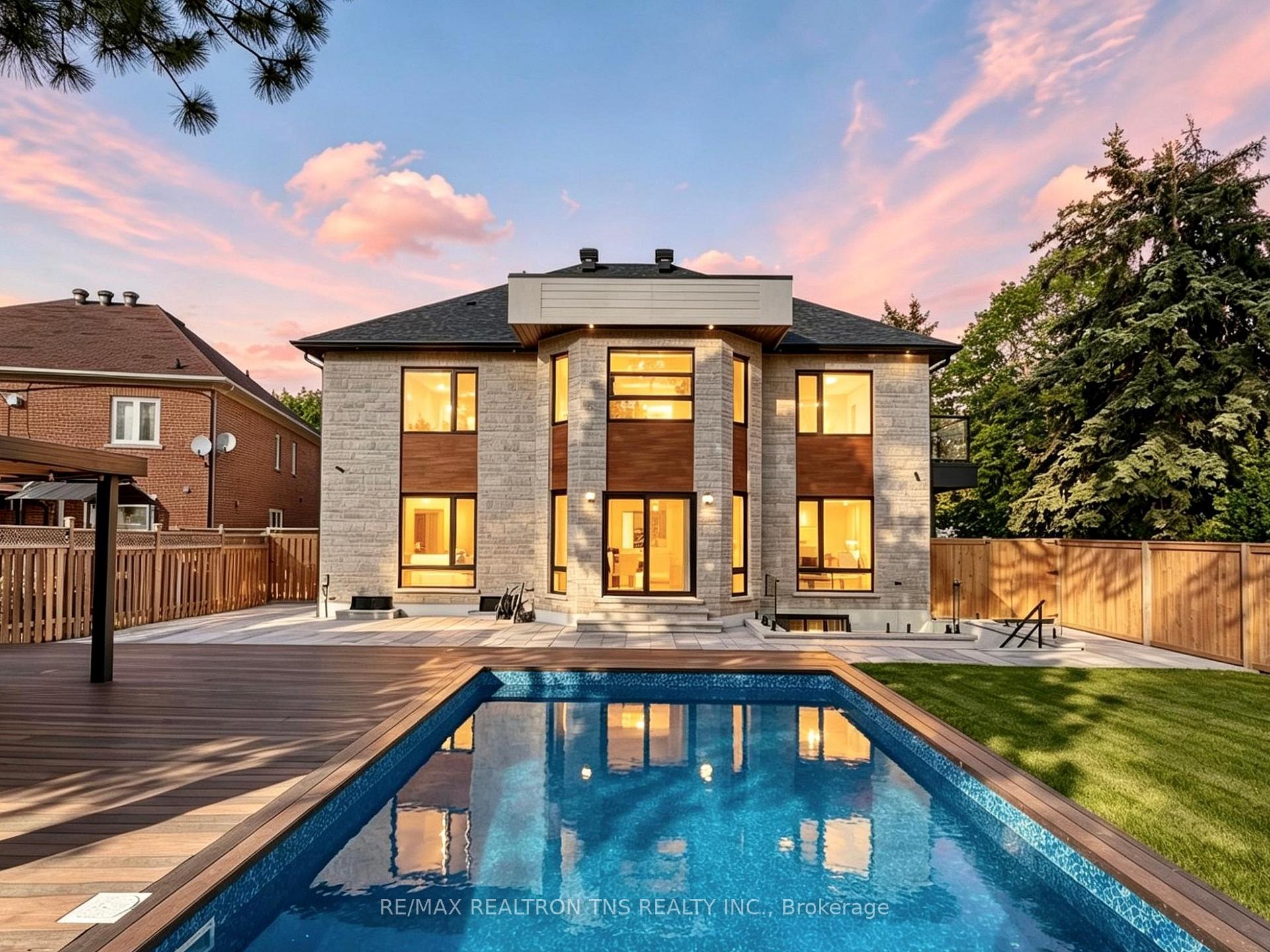 Photo 42 of 2 Eastgate Crescent, Richmond Hill, Bayview Hill — HOMEH