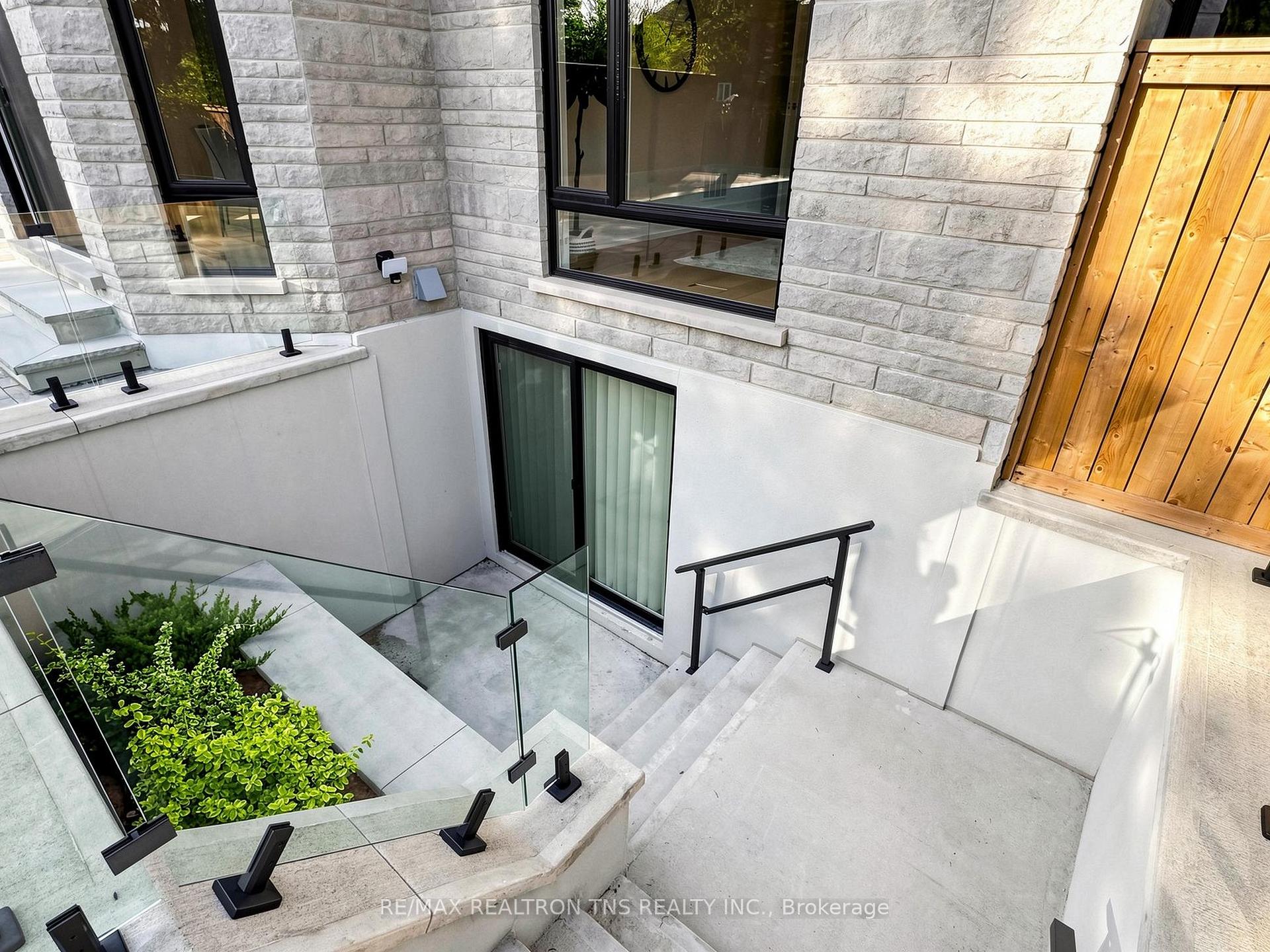 Photo 45 of 2 Eastgate Crescent, Richmond Hill, Bayview Hill — HOMEH