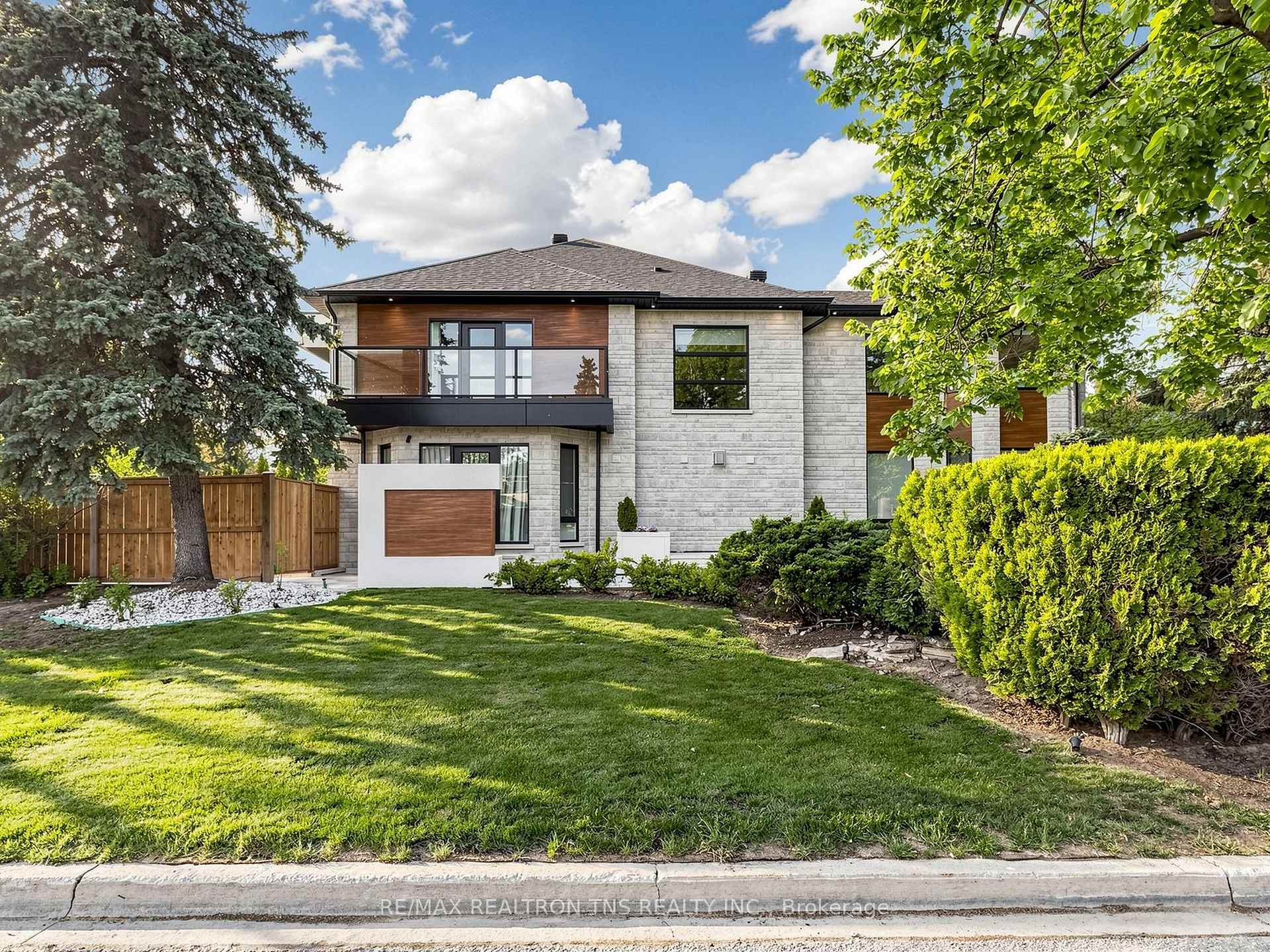 Photo 49 of 2 Eastgate Crescent, Richmond Hill, Bayview Hill — HOMEH