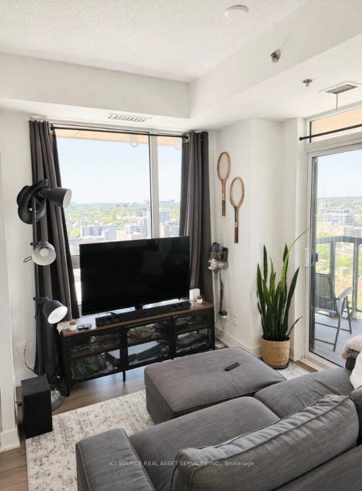 Front of Unit 2101, 318 Richmond Street W