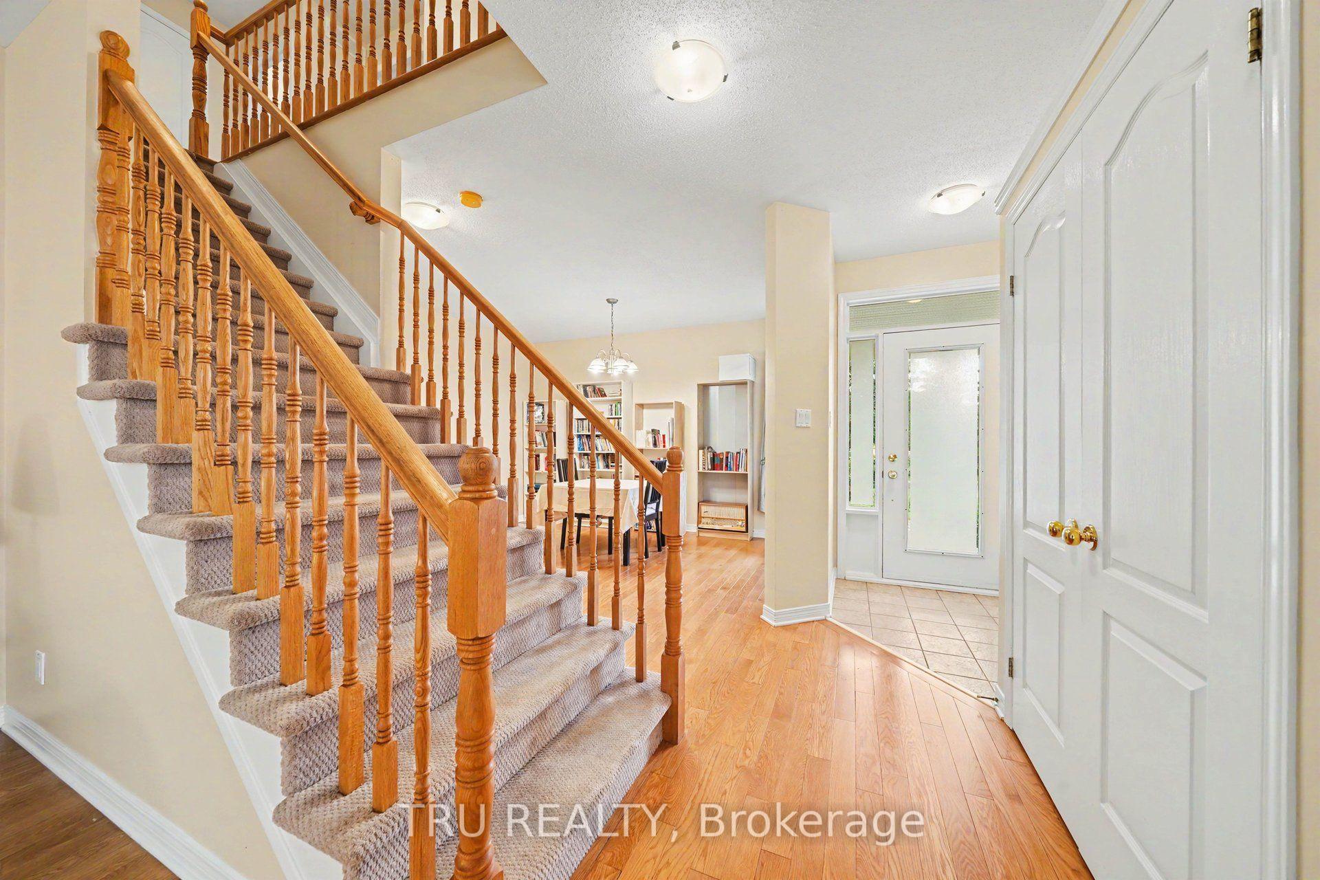 Photo 6 of 4082 Otter Tail Crescent, Ottawa, Riverside South/Gloucester Glen — HOMEH