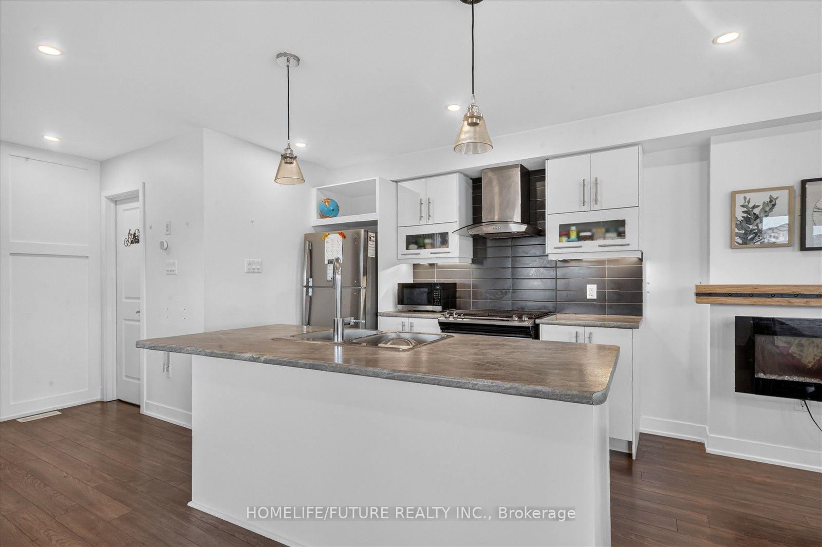 Photo 16 of 46 Pallock Hill Way, Whitby, Pringle Creek — HOMEH