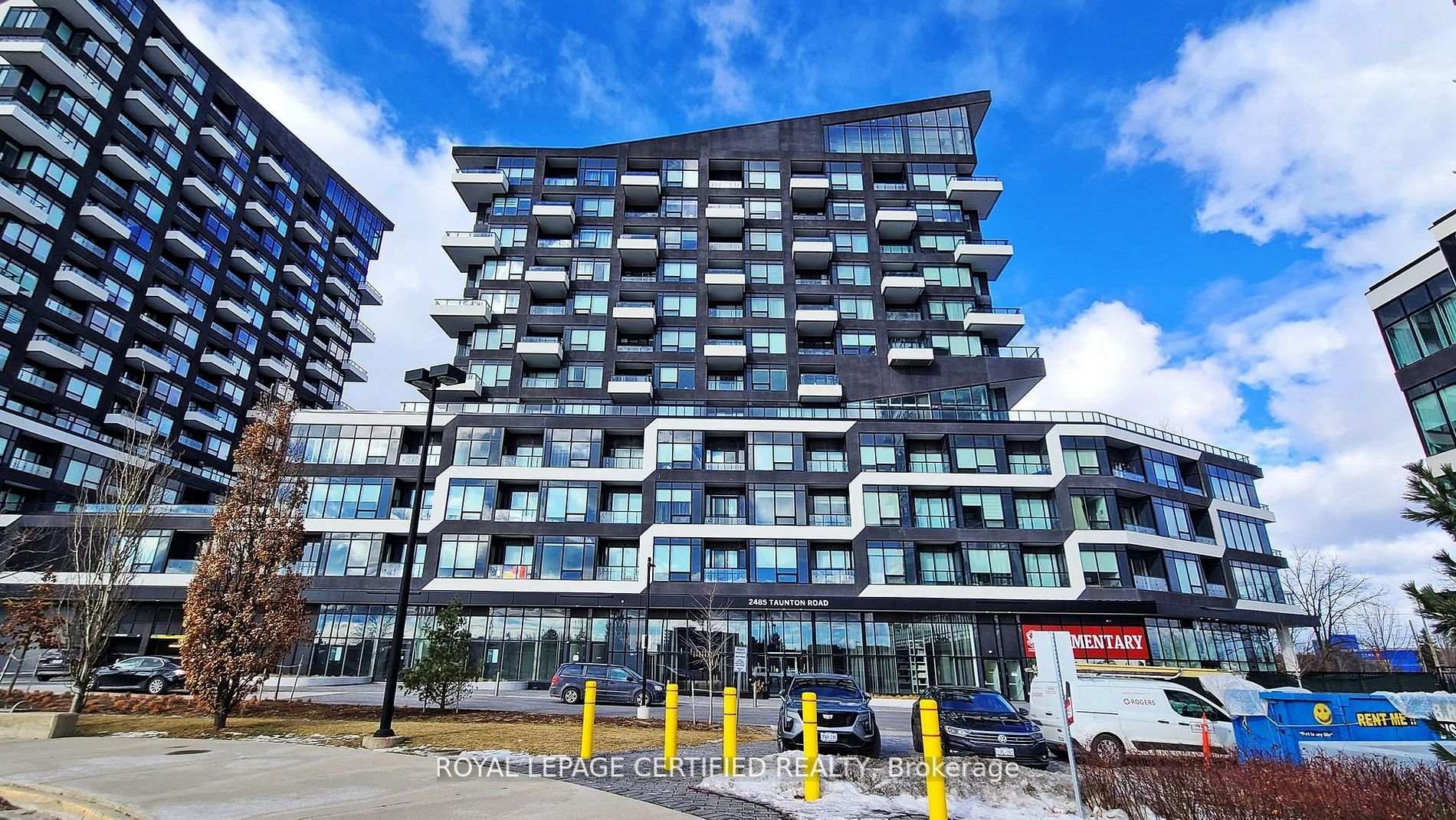 Front of Unit 513, 2485 Taunton Road