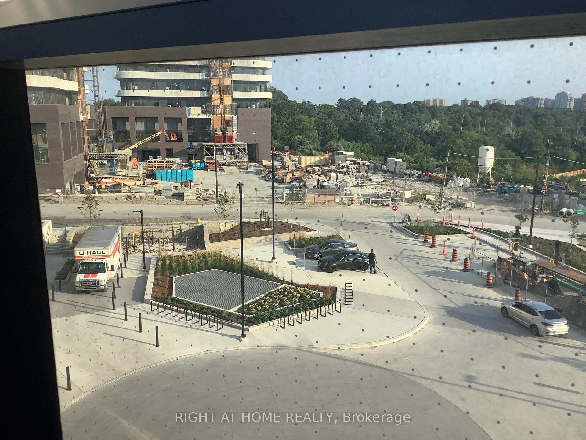 Photo 27 of Unit 1704, 10 Flavelle Trail, Vaughan, Steeles West Industrial — HOMEH
