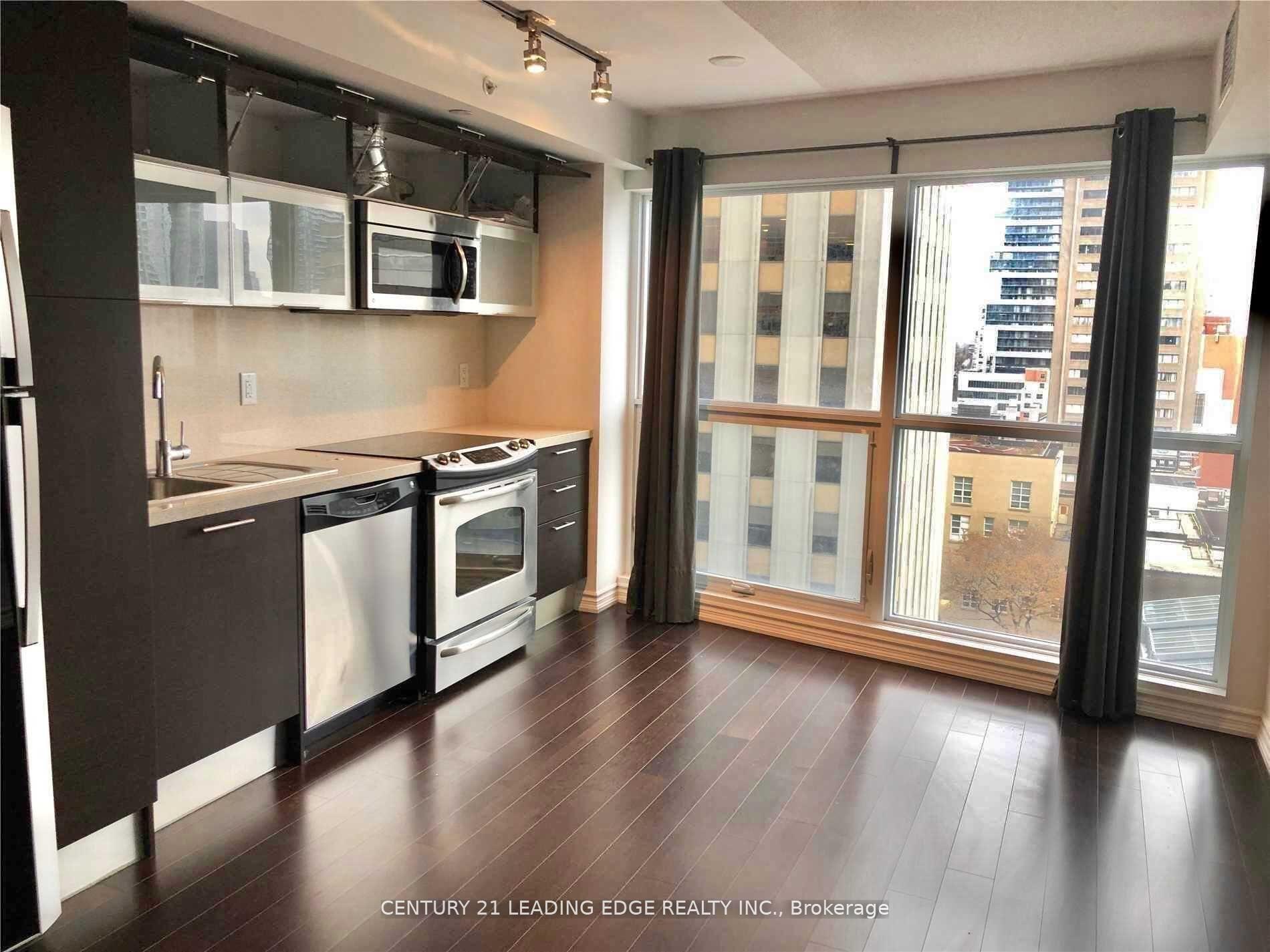 Photo 4 of Unit 706, 386 Yonge Street, Toronto, Bay Street Corridor — HOMEH