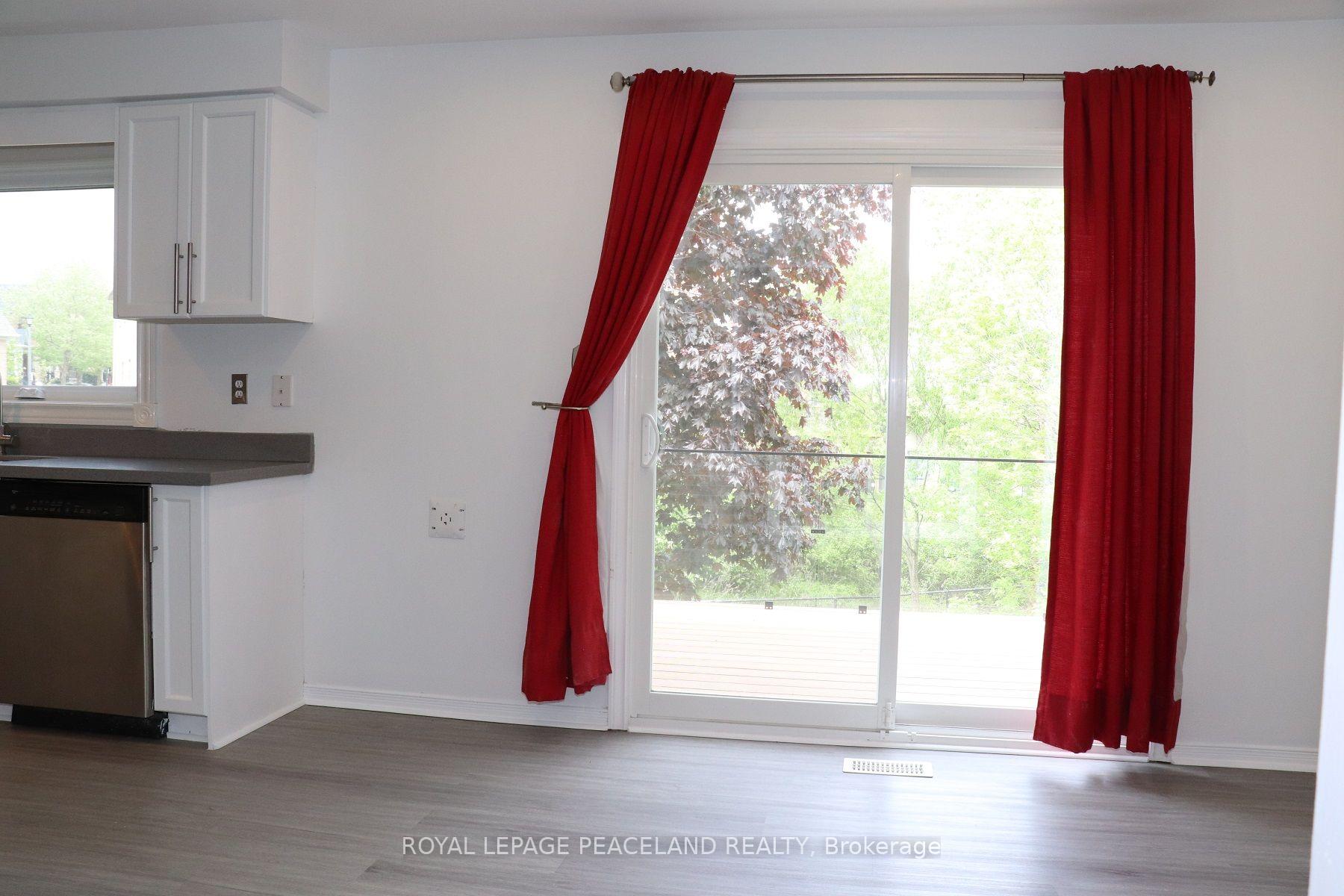 Photo 6 of 609 Walpole Crescent, Newmarket, Stonehaven-Wyndham — HOMEH