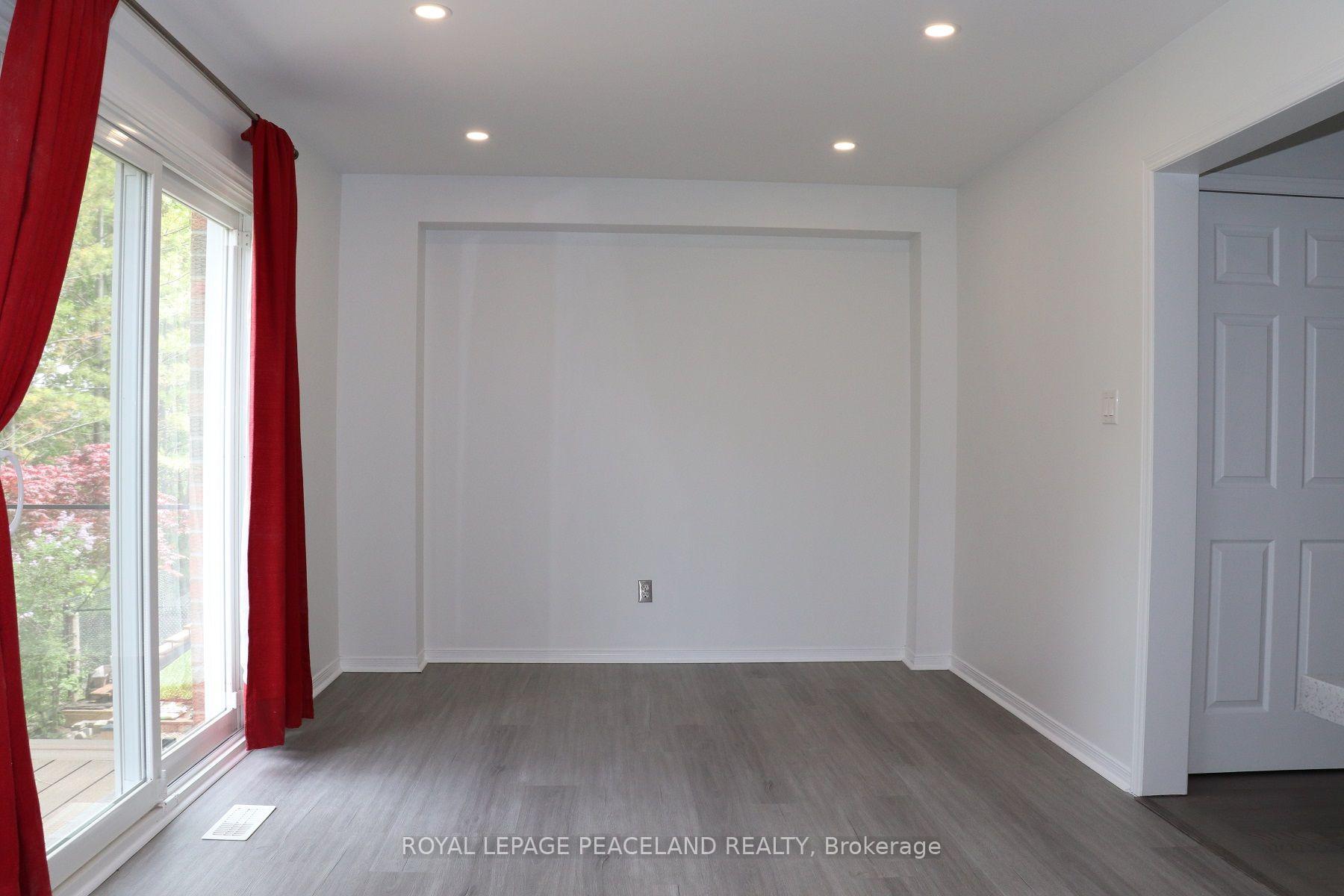 Photo 7 of 609 Walpole Crescent, Newmarket, Stonehaven-Wyndham — HOMEH