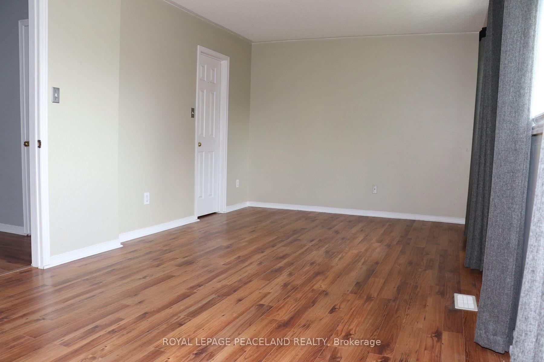 Photo 12 of 609 Walpole Crescent, Newmarket, Stonehaven-Wyndham — HOMEH