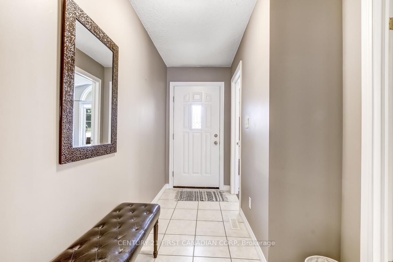 Photo 3 of Unit 47, 1077 Hamilton Road, London, East O — HOMEH