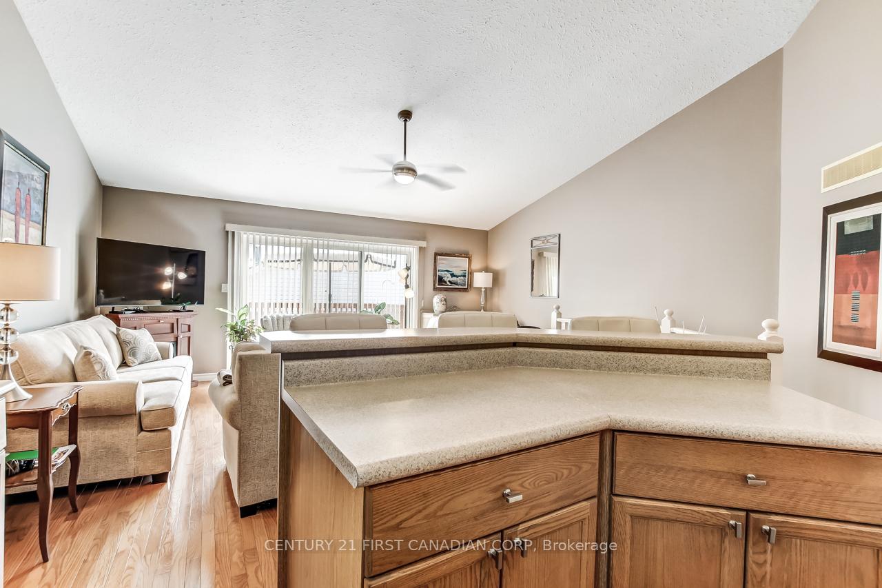 Photo 10 of Unit 47, 1077 Hamilton Road, London, East O — HOMEH
