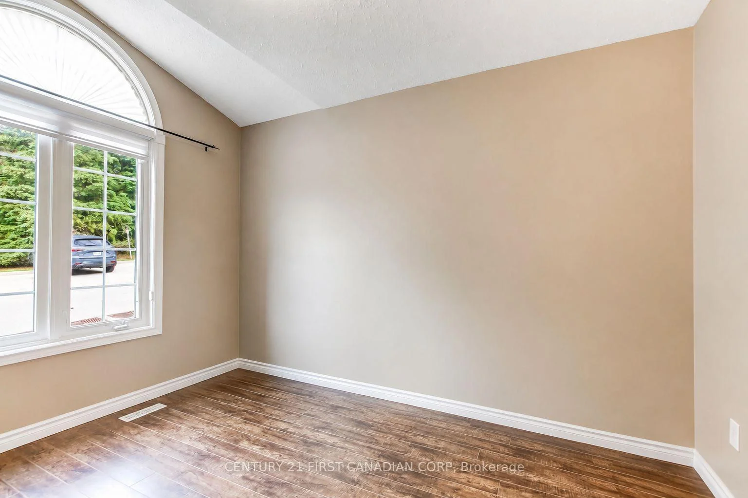 Photo 5 of Unit 47, 1077 Hamilton Road, London, East O — HOMEH
