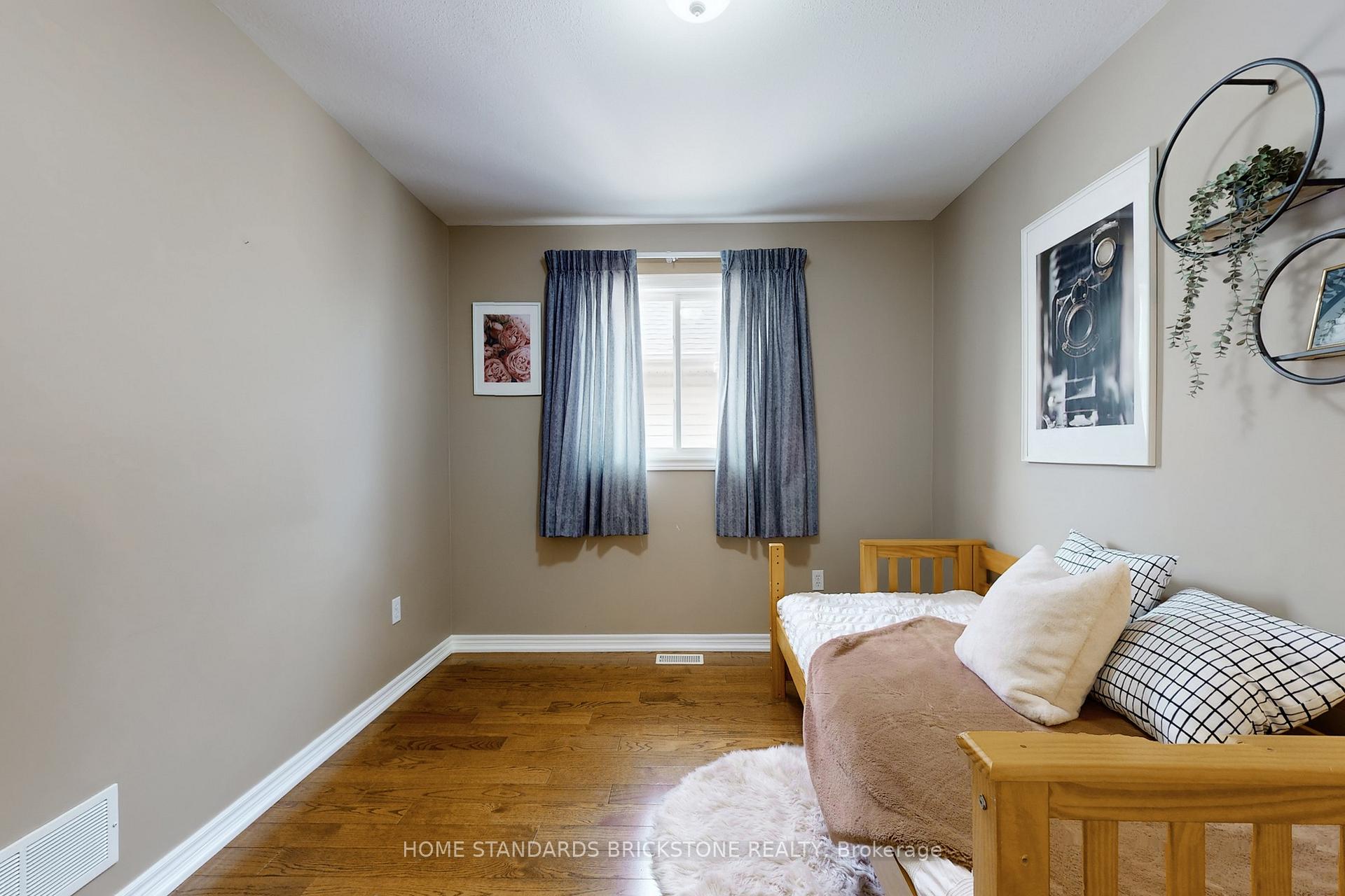 Photo 18 of 412 Autumn Crescent, Welland, West Welland — HOMEH