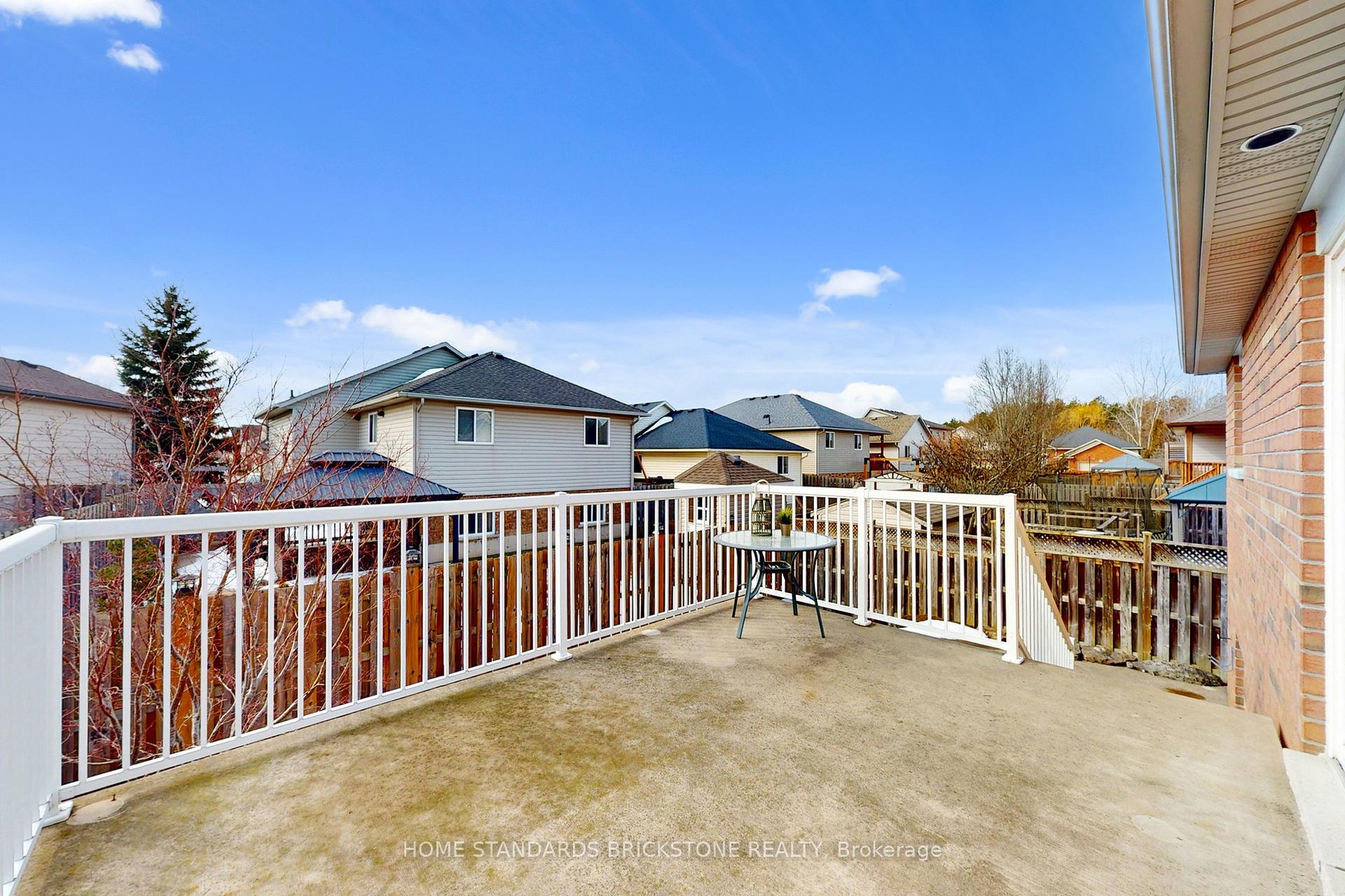 Photo 37 of 412 Autumn Crescent, Welland, West Welland — HOMEH