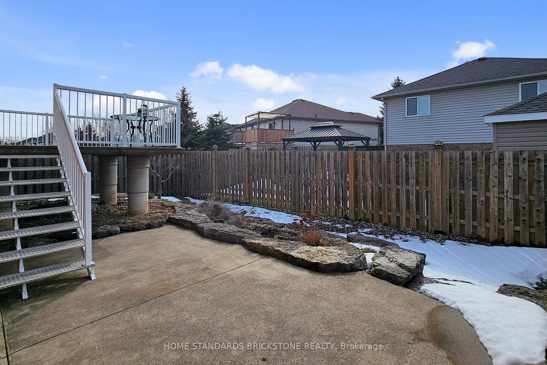 Photo 42 of 412 Autumn Crescent, Welland, West Welland — HOMEH