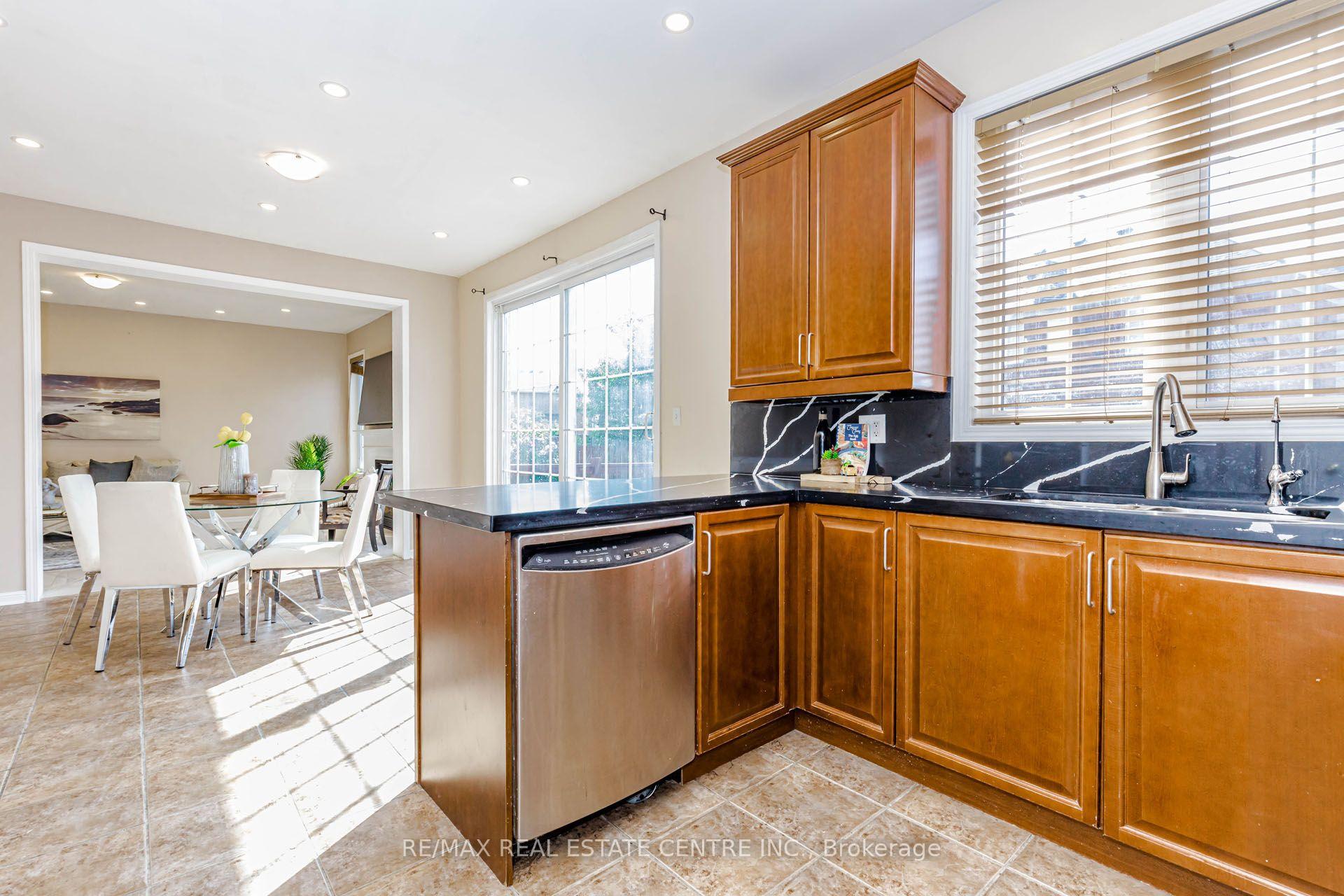 Photo 13 of 14 Alboreto Way, Brampton, Credit Valley — HOMEH