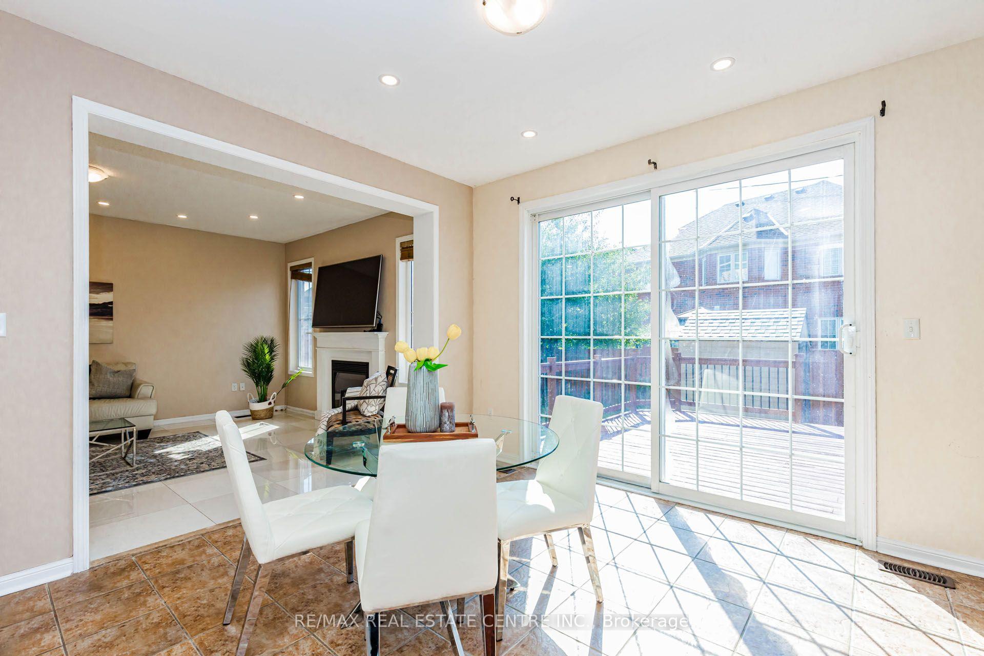 Photo 15 of 14 Alboreto Way, Brampton, Credit Valley — HOMEH
