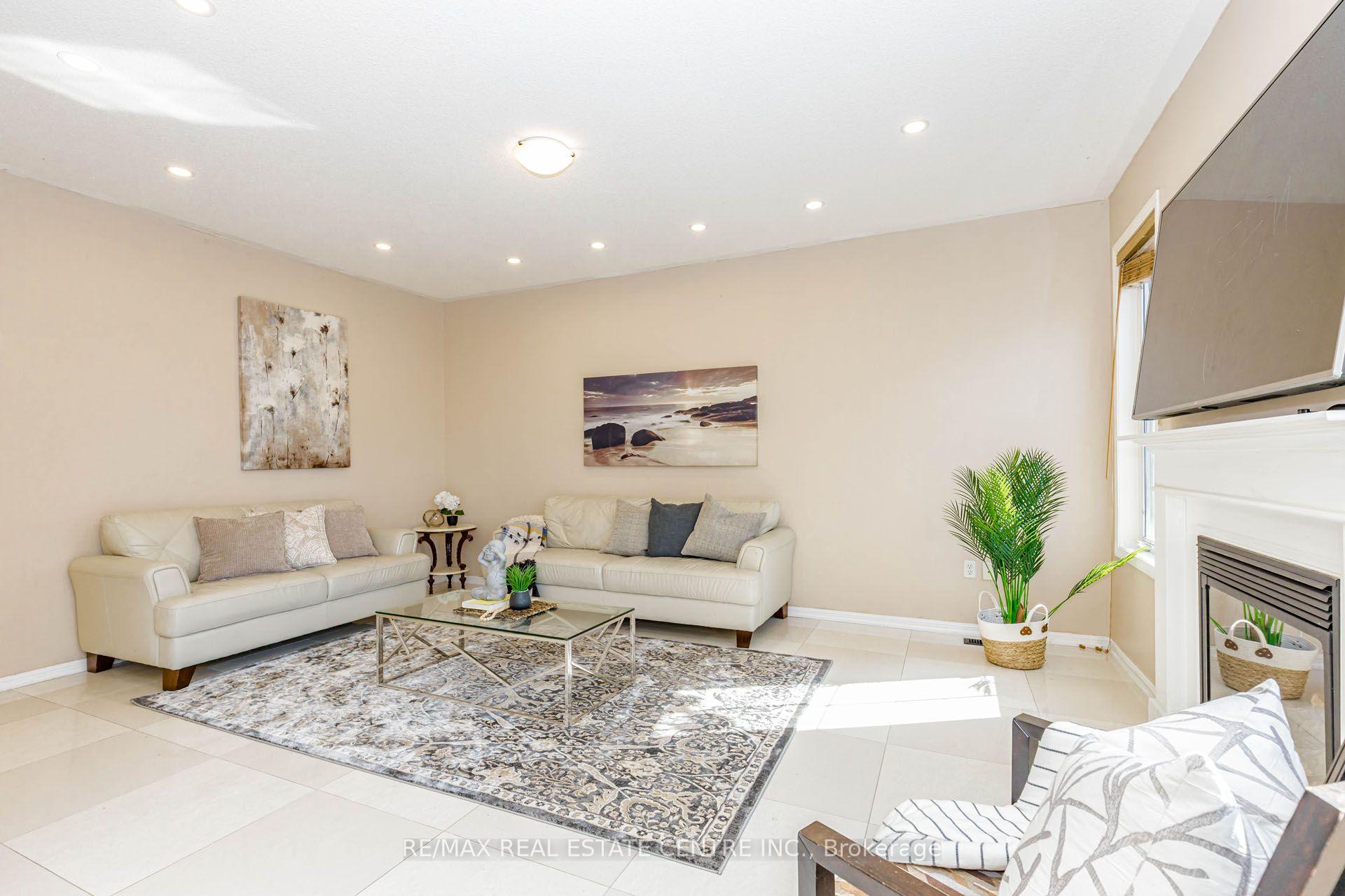 Photo 16 of 14 Alboreto Way, Brampton, Credit Valley — HOMEH