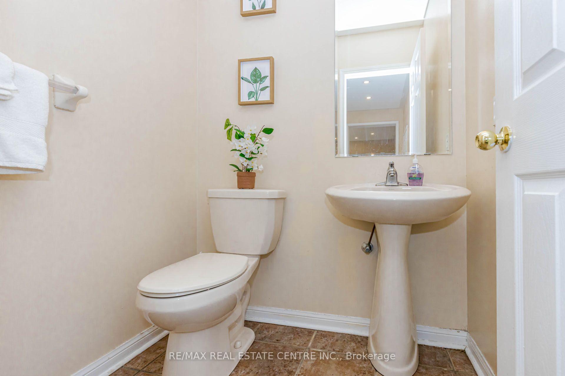 Photo 19 of 14 Alboreto Way, Brampton, Credit Valley — HOMEH