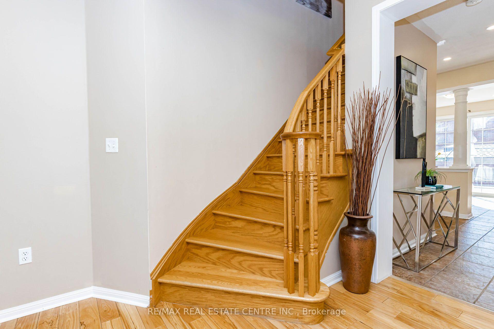 Photo 20 of 14 Alboreto Way, Brampton, Credit Valley — HOMEH