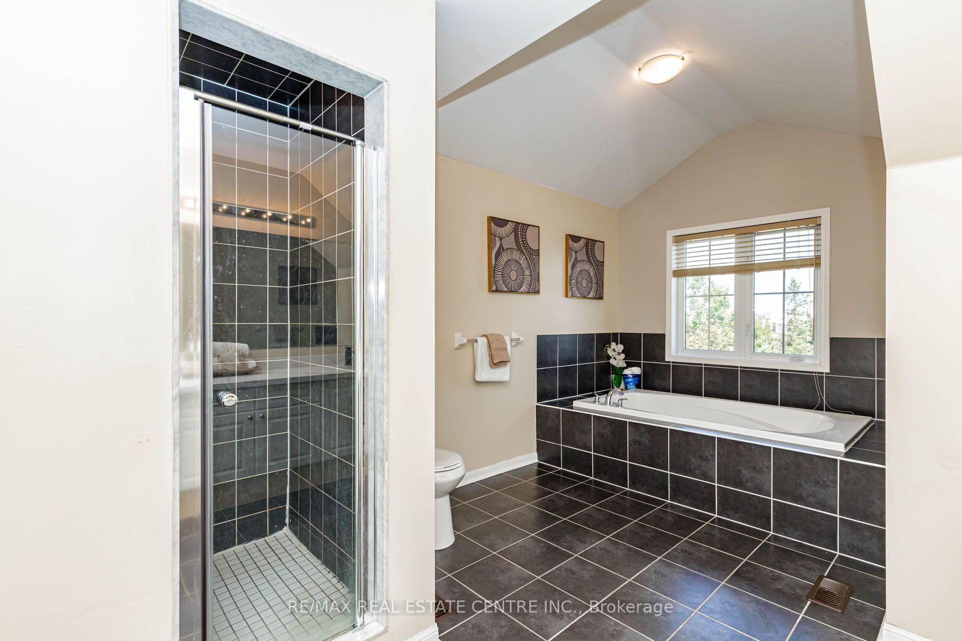 Photo 25 of 14 Alboreto Way, Brampton, Credit Valley — HOMEH