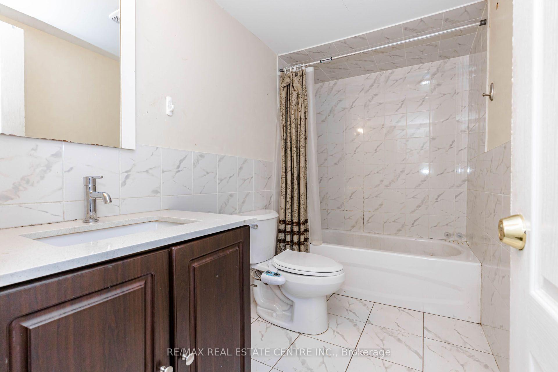 Photo 35 of 14 Alboreto Way, Brampton, Credit Valley — HOMEH