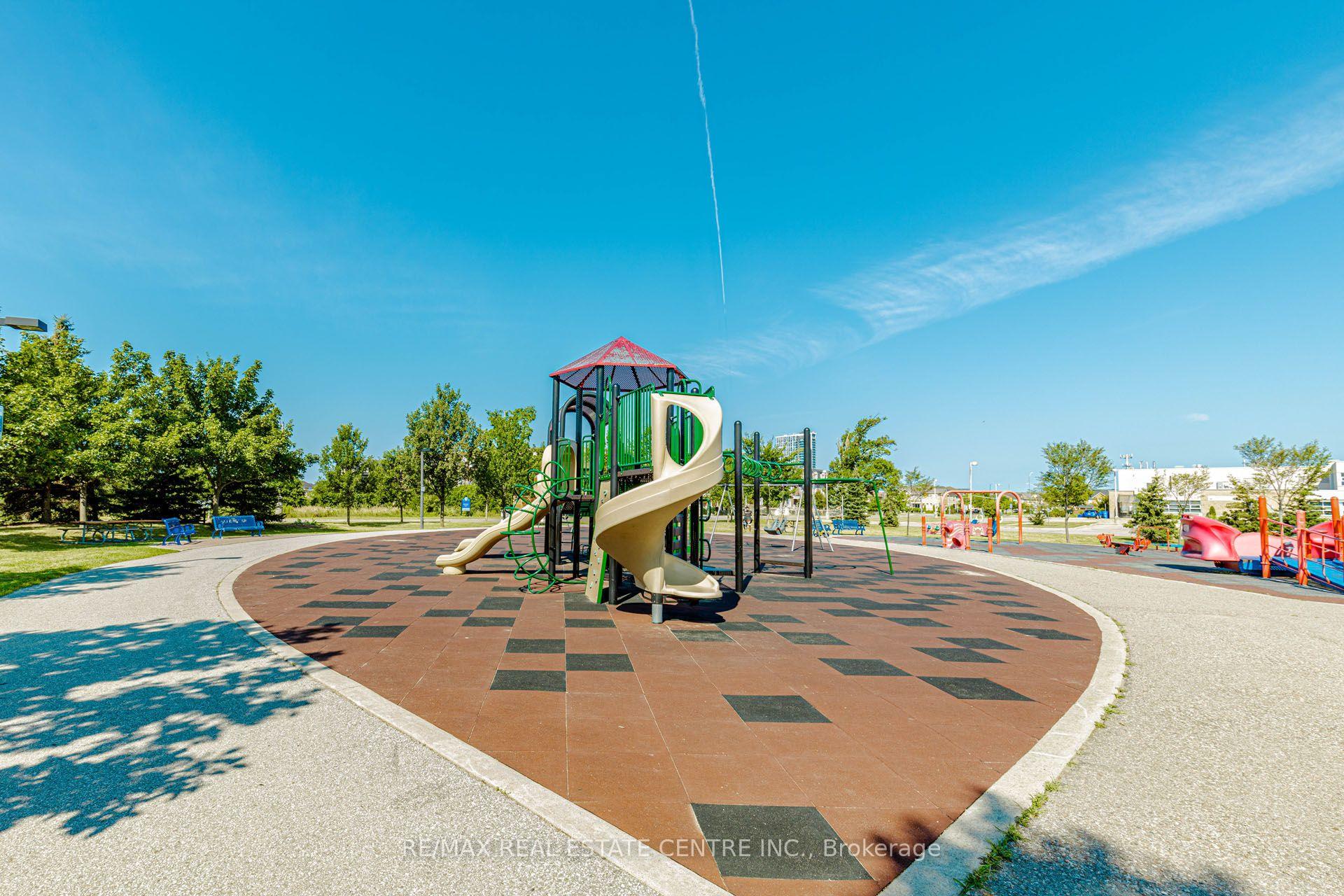 Photo 39 of 14 Alboreto Way, Brampton, Credit Valley — HOMEH