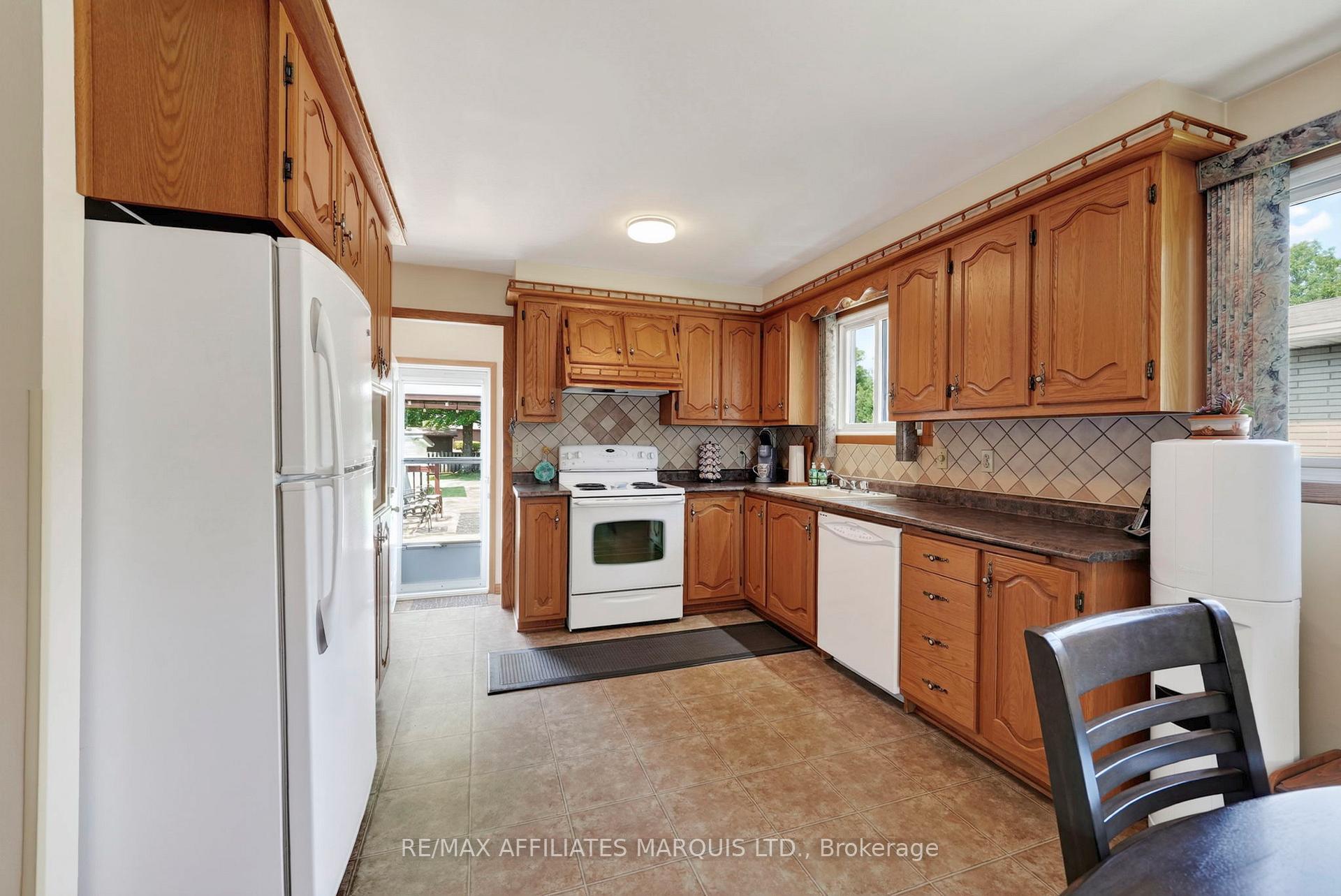 Photo 12 of 748 Montcalm Court, Cornwall, Cornwall — HOMEH