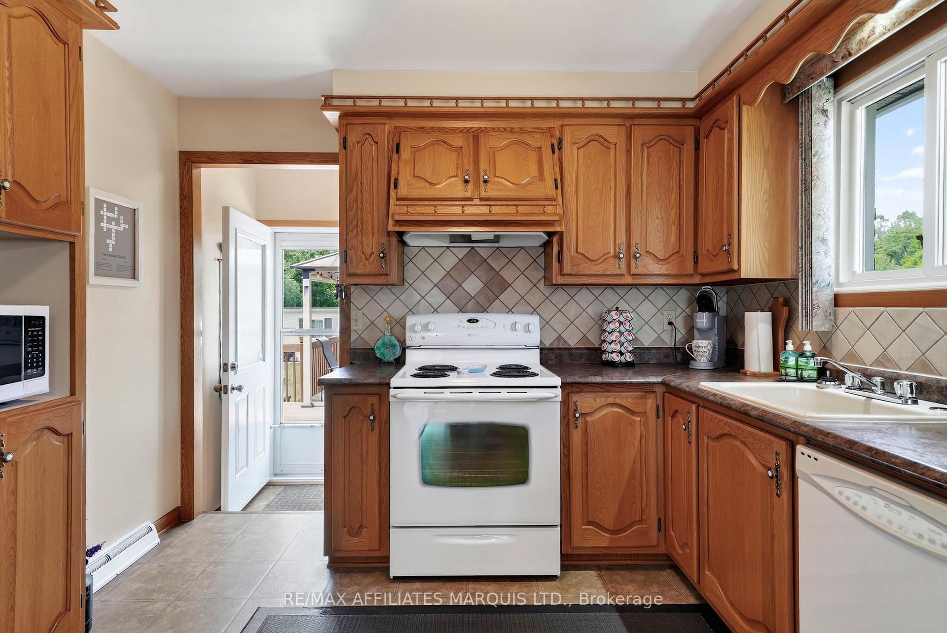 Photo 13 of 748 Montcalm Court, Cornwall, Cornwall — HOMEH