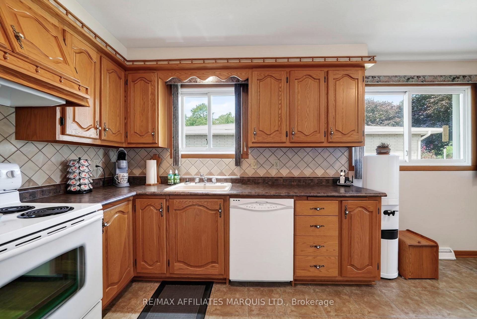 Photo 14 of 748 Montcalm Court, Cornwall, Cornwall — HOMEH