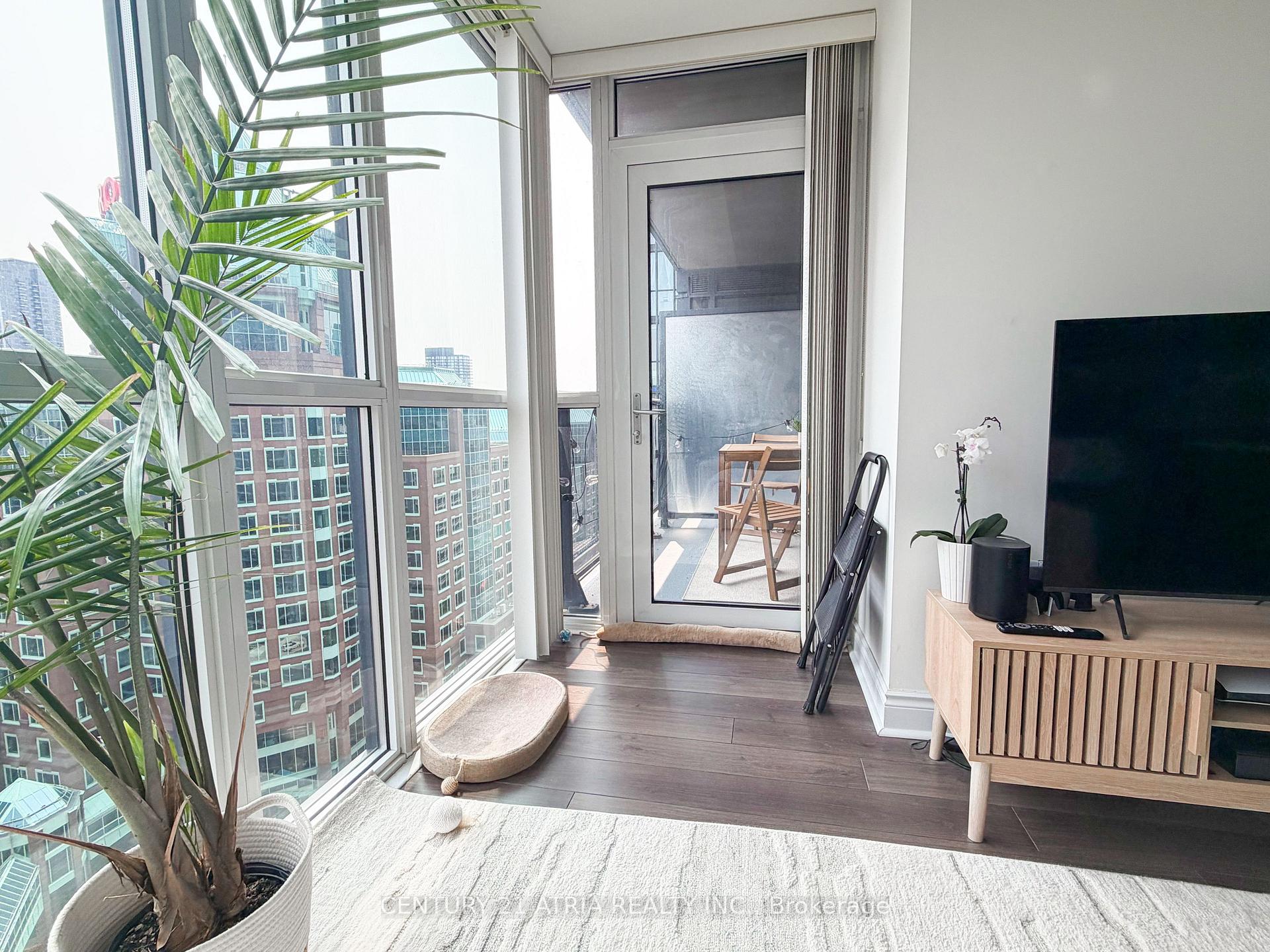 Photo 4 of Unit 1901, 28 Ted Rogers Way, Toronto, Church-Yonge Corridor — HOMEH