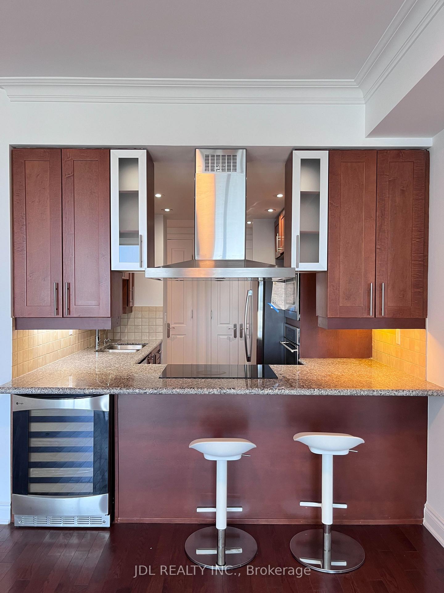 Photo 5 of Unit 4403, 761 Bay Street, Toronto, Bay Street Corridor — HOMEH