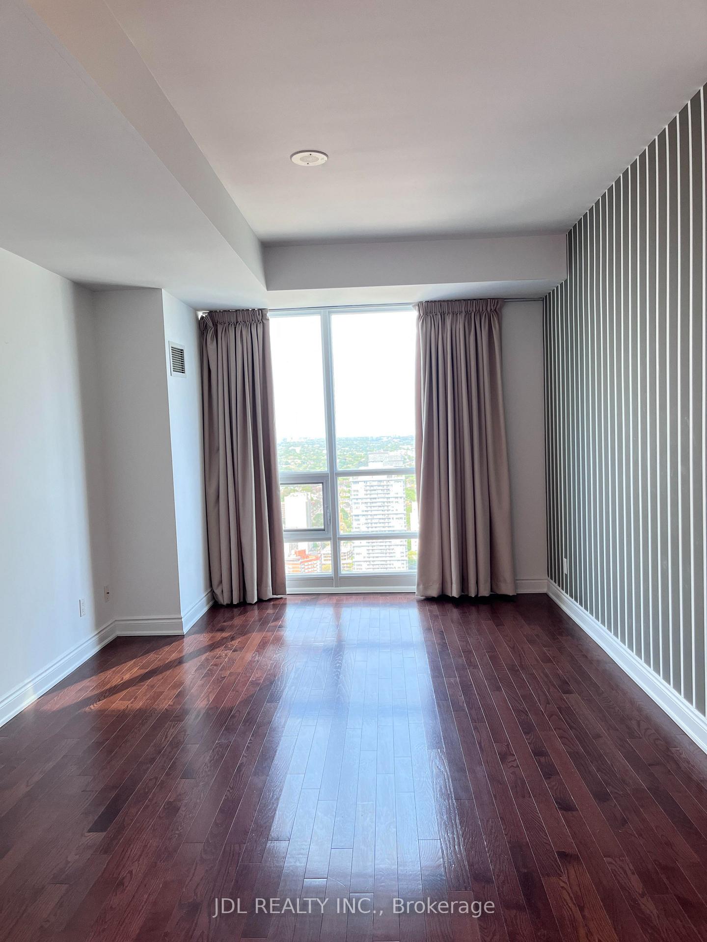 Photo 8 of Unit 4403, 761 Bay Street, Toronto, Bay Street Corridor — HOMEH
