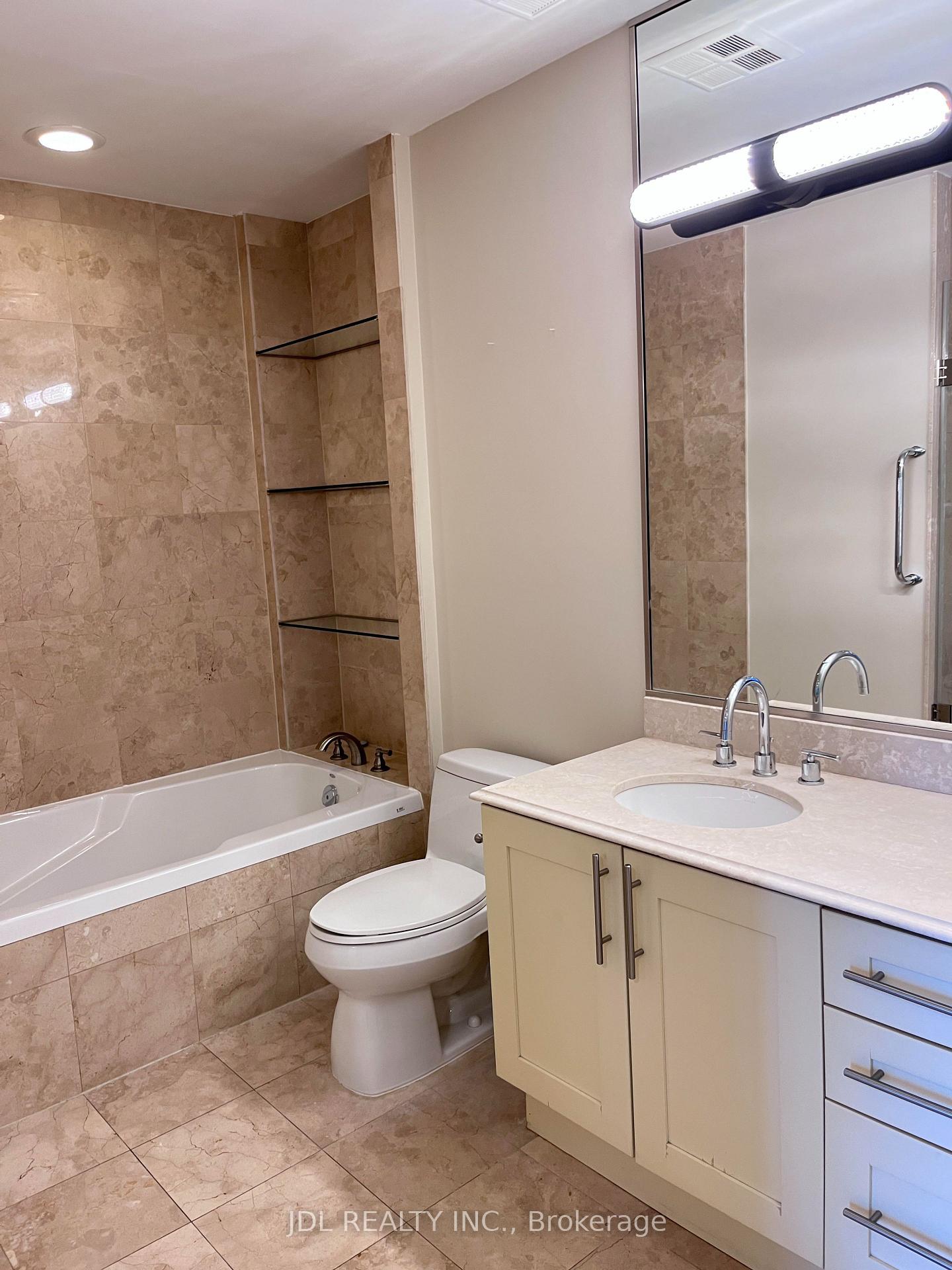 Photo 12 of Unit 4403, 761 Bay Street, Toronto, Bay Street Corridor — HOMEH