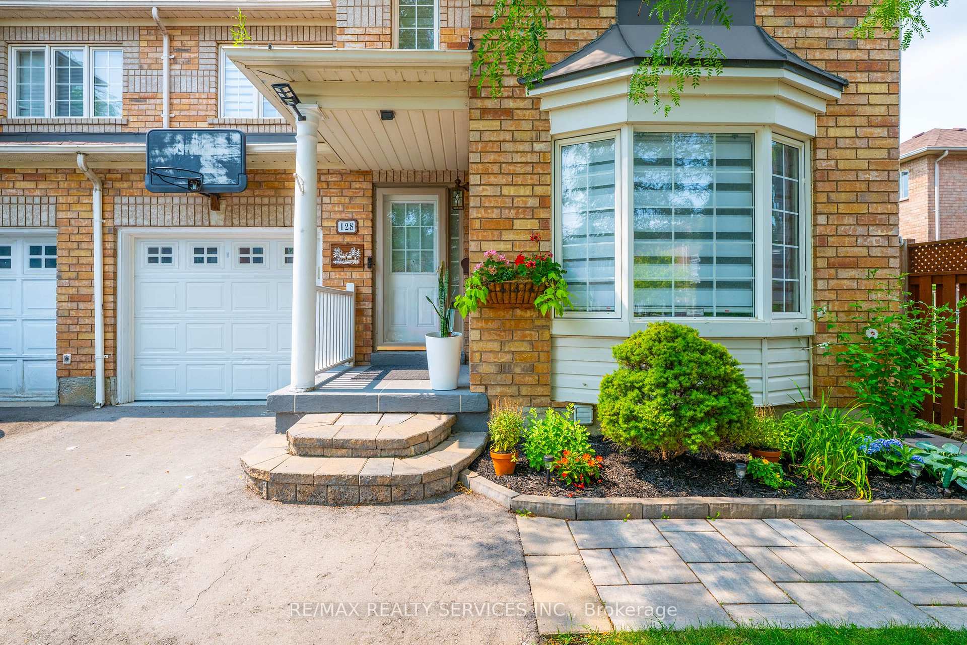 Photo 9 of 128 Seaside Circle, Brampton, Sandringham-Wellington — HOMEH