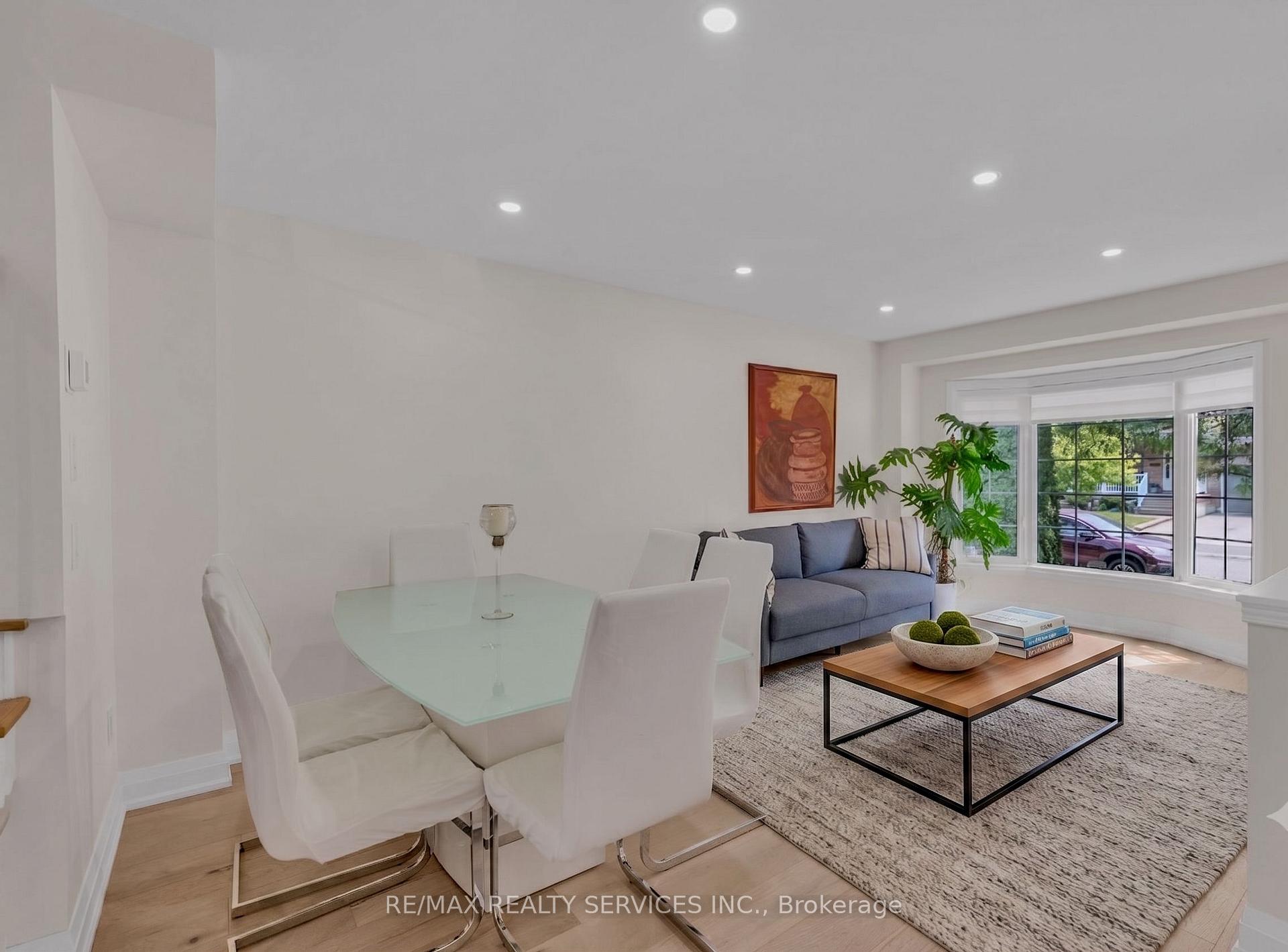 Photo 10 of 128 Seaside Circle, Brampton, Sandringham-Wellington — HOMEH