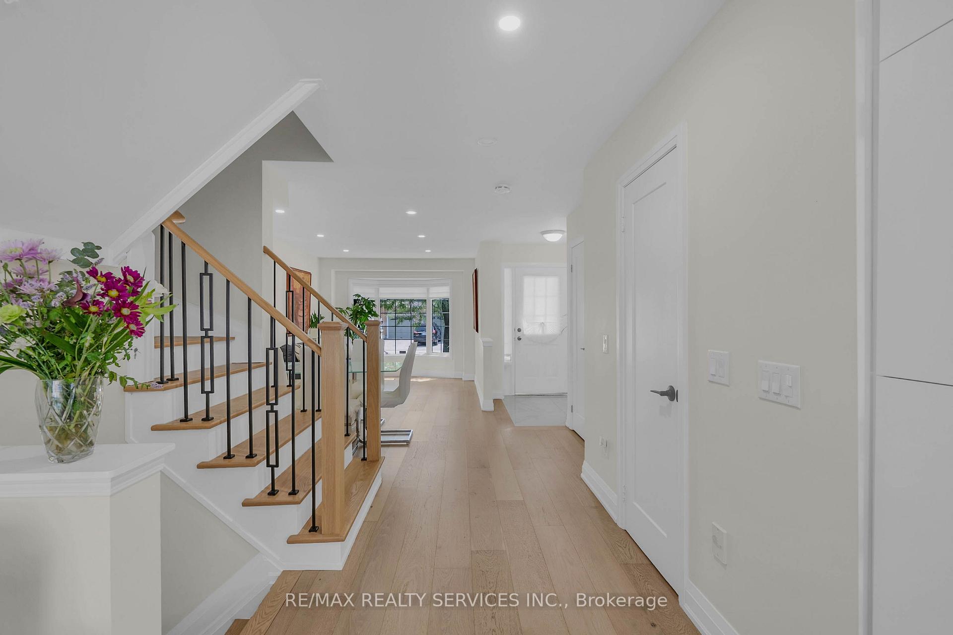 Photo 3 of 128 Seaside Circle, Brampton, Sandringham-Wellington — HOMEH