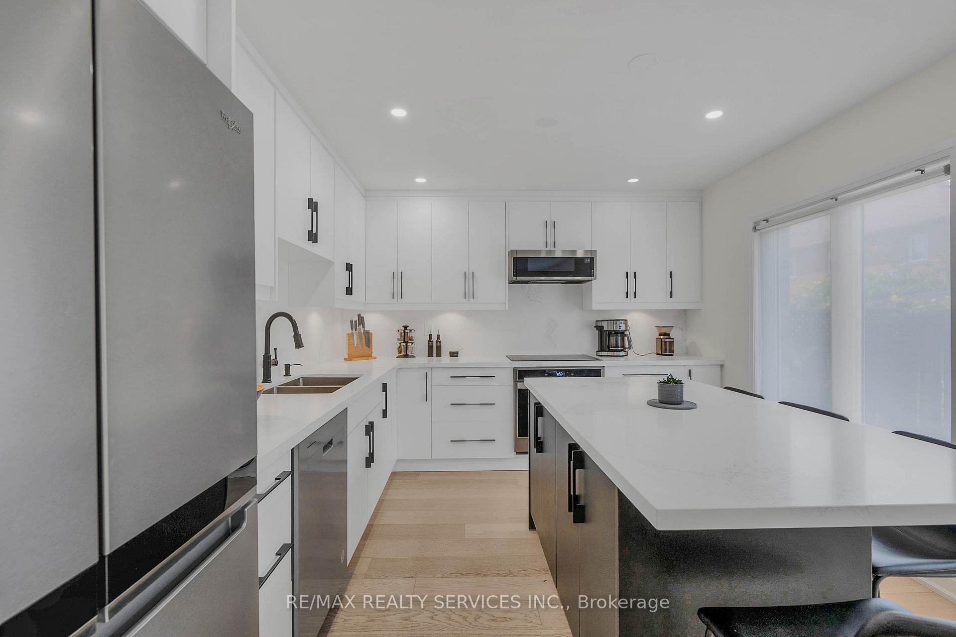 Photo 16 of 128 Seaside Circle, Brampton, Sandringham-Wellington — HOMEH